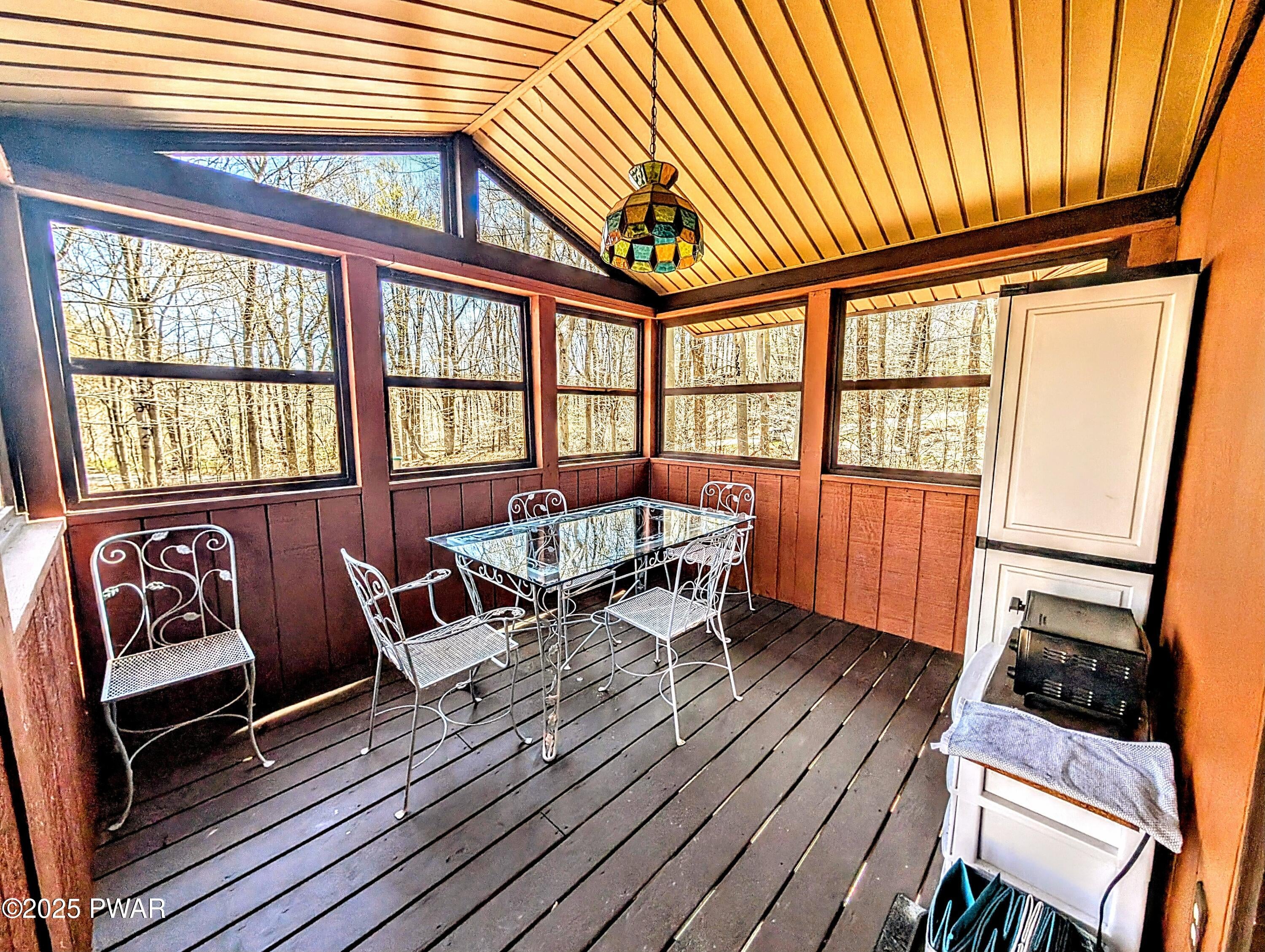 Canadensis, Pennsylvania, 18325, United States, 4 Bedrooms Bedrooms, ,2 BathroomsBathrooms,Residential,For Sale,1983117