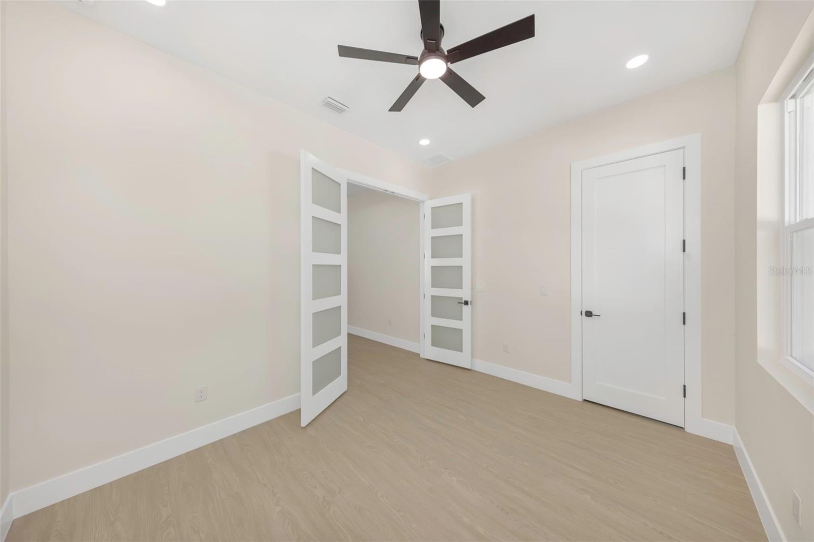 CLEARWATER, Florida, 33755, United States, 4 Bedrooms Bedrooms, ,3 BathroomsBathrooms,Residential,For Sale,1996424