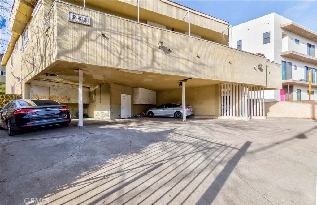 Los Angeles, California, 90057, United States, 7 Bedrooms Bedrooms, ,6 BathroomsBathrooms,Residential,For Sale,1694487
