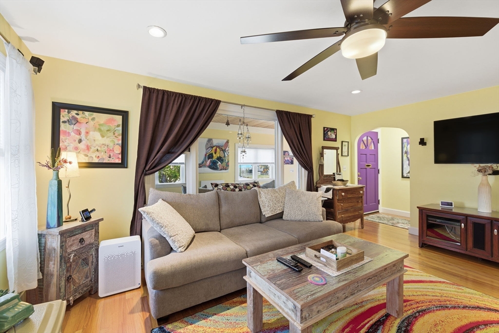 Lawrence, Massachusetts, 01843, United States, 3 Bedrooms Bedrooms, ,1 BathroomBathrooms,Residential,For Sale,1974061