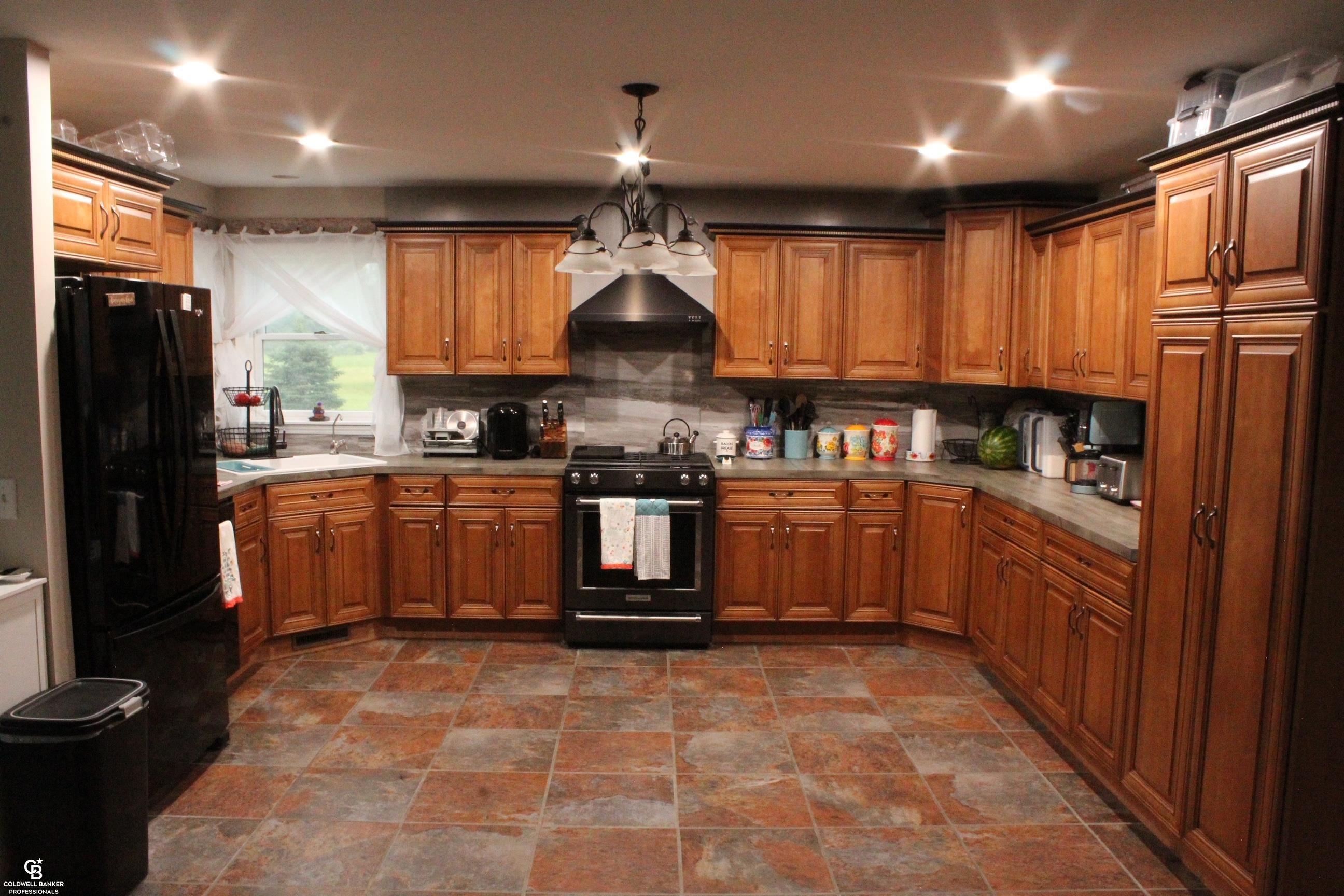 Brown City, Michigan, 48416, United States, 3 Bedrooms Bedrooms, ,3 BathroomsBathrooms,Residential,For Sale,1885878