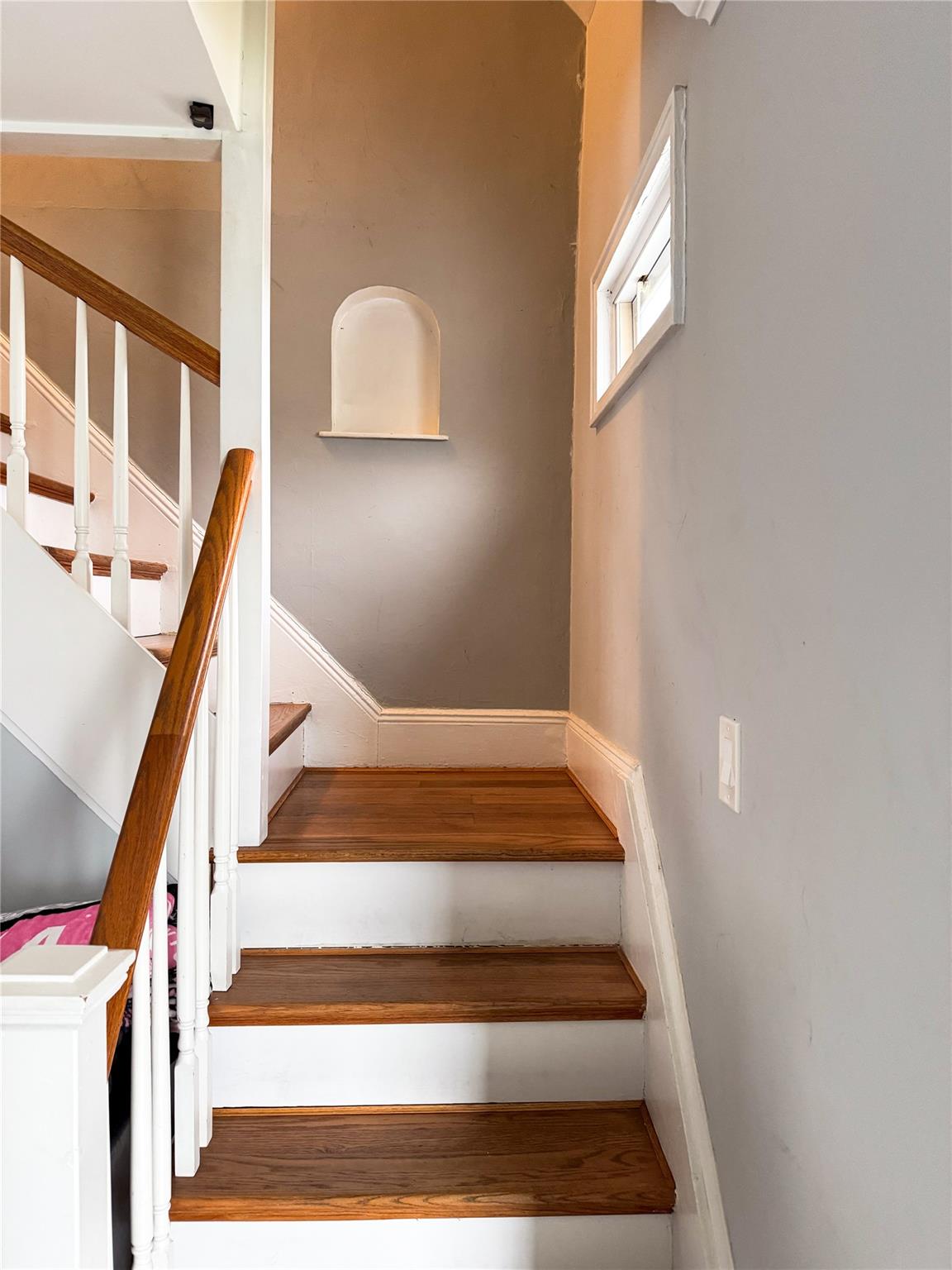 Lindenhurst, New York, 11757, United States, 3 Bedrooms Bedrooms, ,2 BathroomsBathrooms,Residential,For Sale,1921759