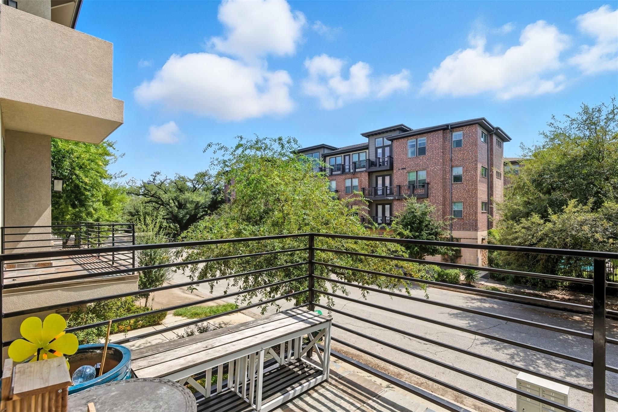 Houston, Texas, 77006, United States, 3 Bedrooms Bedrooms, ,4 BathroomsBathrooms,Residential,For Sale,1977830