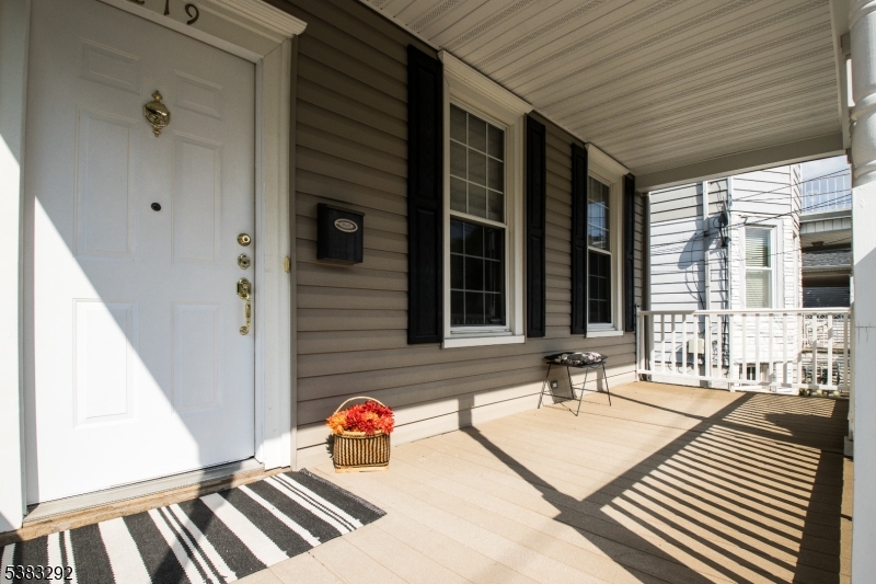 Roselle Park Boro, New Jersey, 07204, United States, 4 Bedrooms Bedrooms, ,1 BathroomBathrooms,Residential,For Sale,1941896