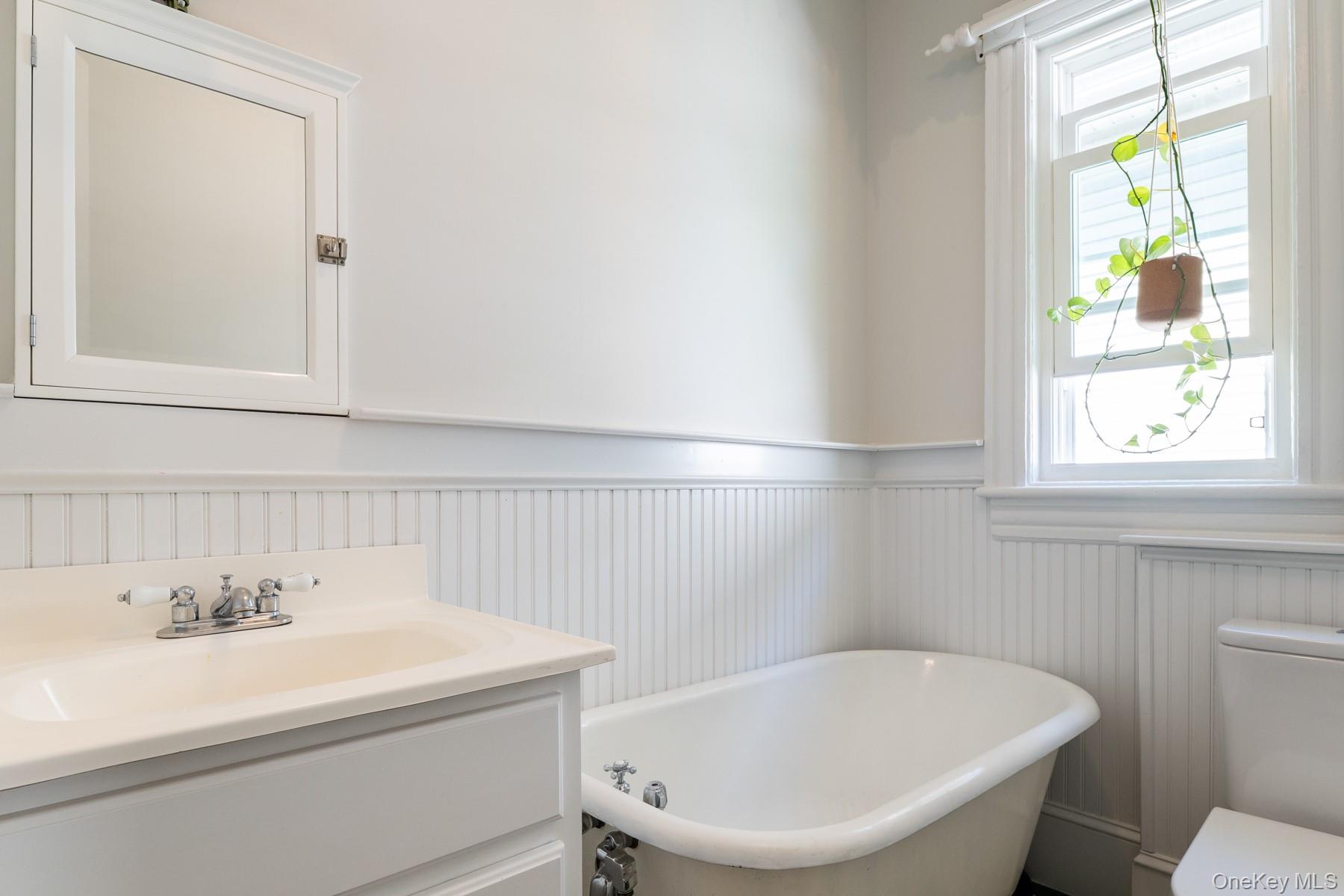 Tarrytown, New York, 10591, United States, 3 Bedrooms Bedrooms, ,4 BathroomsBathrooms,Residential,For Sale,1989441