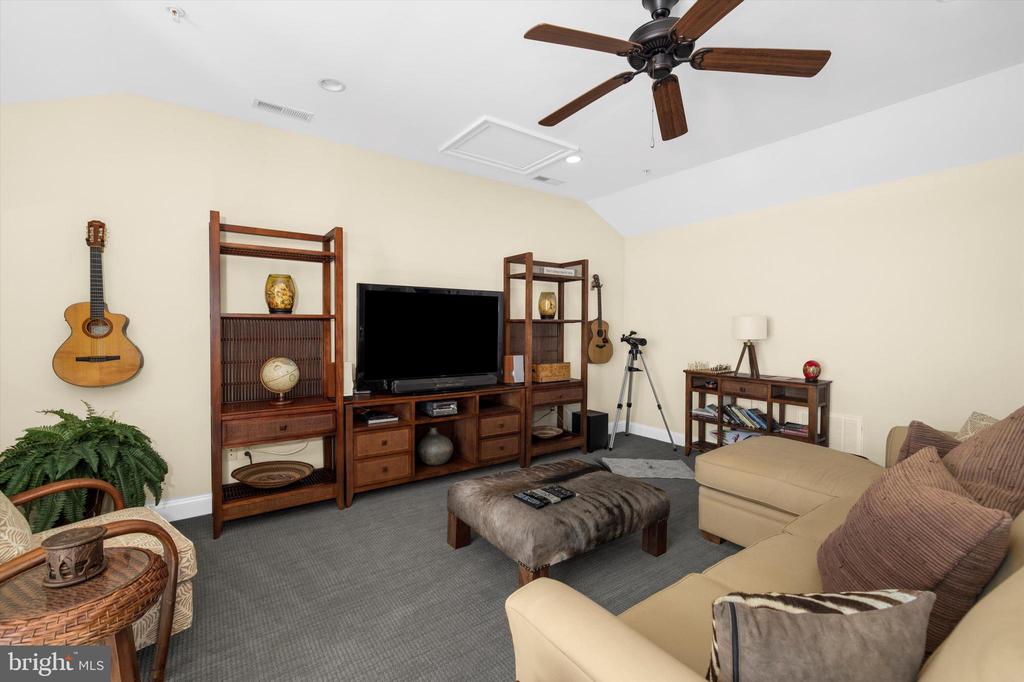 Grasonville, Maryland, 21638, United States, 4 Bedrooms Bedrooms, ,4 BathroomsBathrooms,Residential,For Sale,1989342