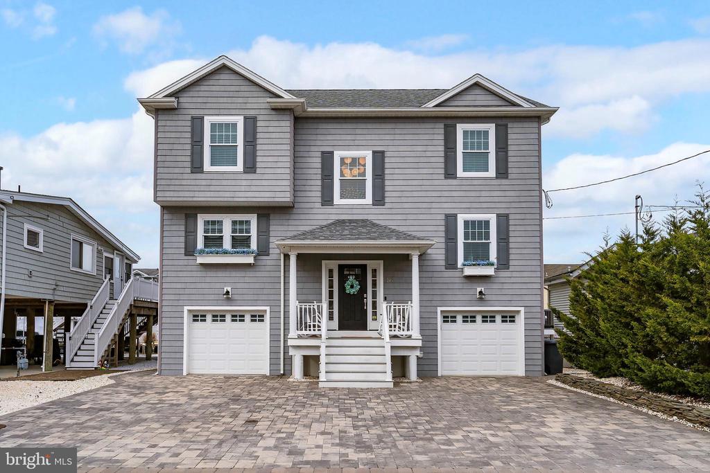 Manahawkin, New Jersey, 08050, United States, 4 Bedrooms Bedrooms, ,3 BathroomsBathrooms,Residential,For Sale,2005784