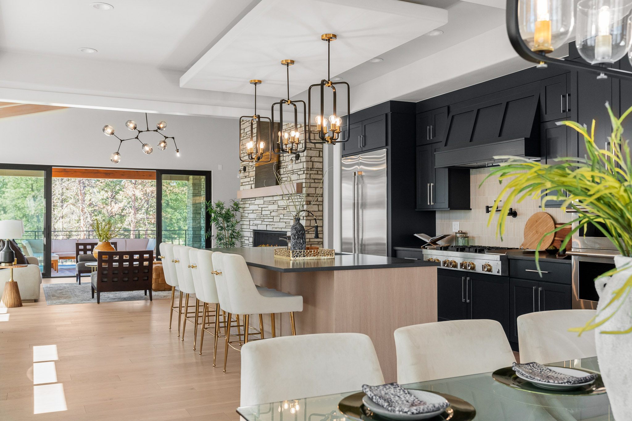 Designed to live beautifully from front to back - 物件實景