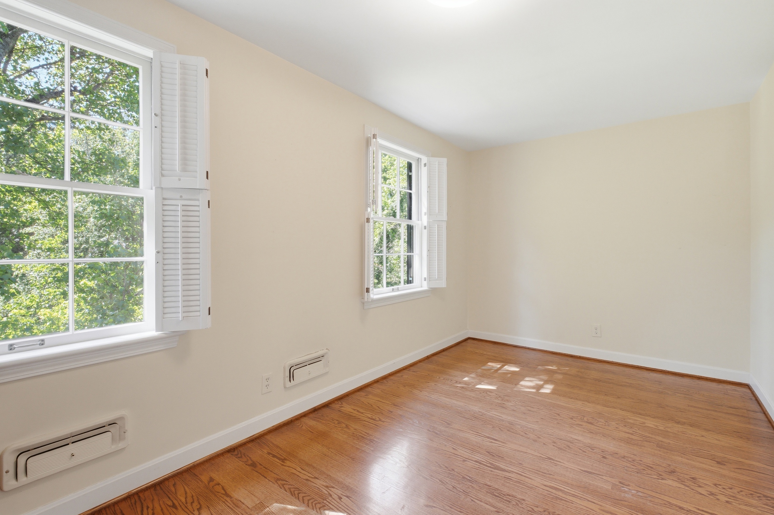  12000 Hazelwood Road, Anchorage, KY 40223 - 物件實景