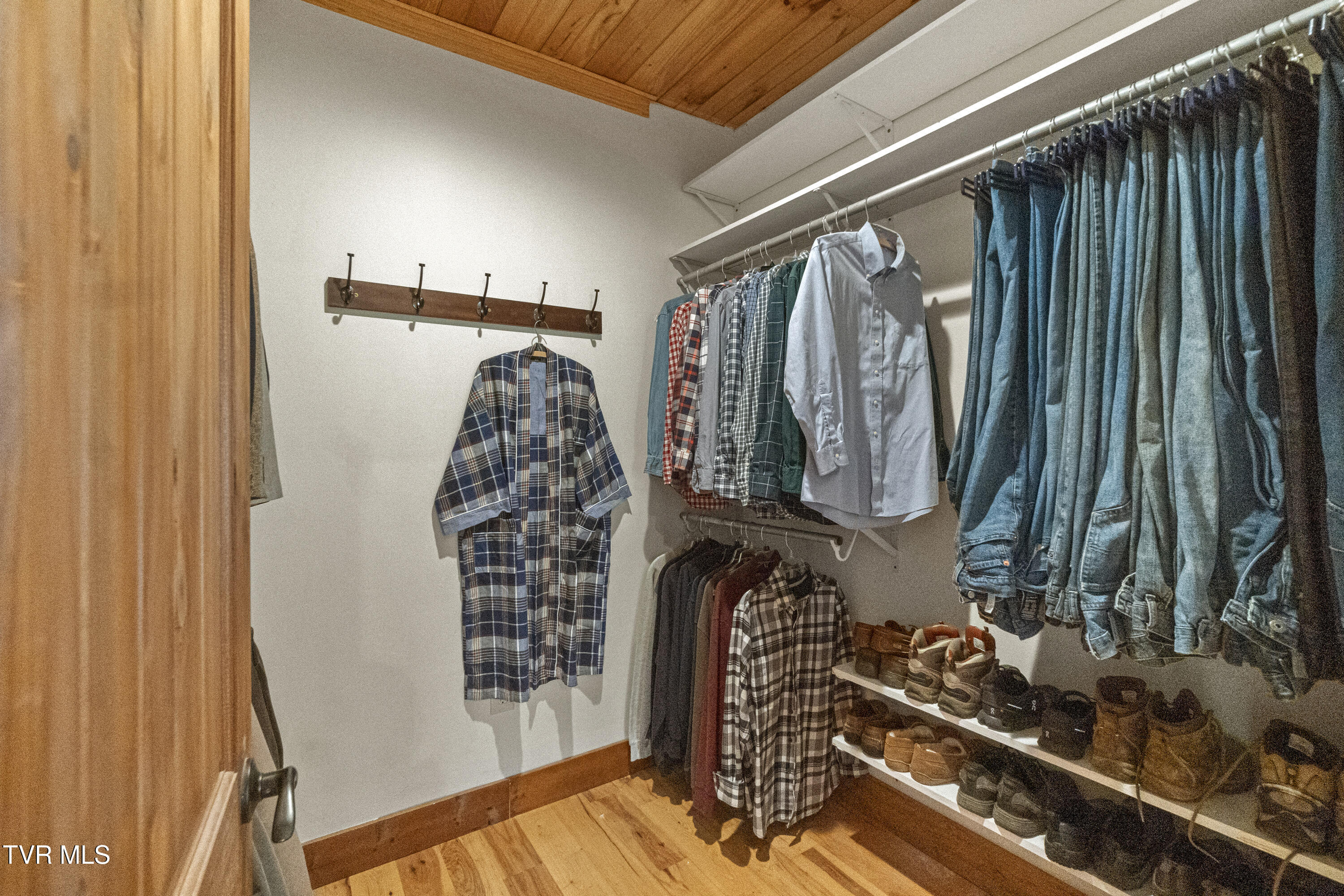 Parrottsville, Tennessee, 37843, United States, 5 Bedrooms Bedrooms, ,4 BathroomsBathrooms,Residential,For Sale,2005757