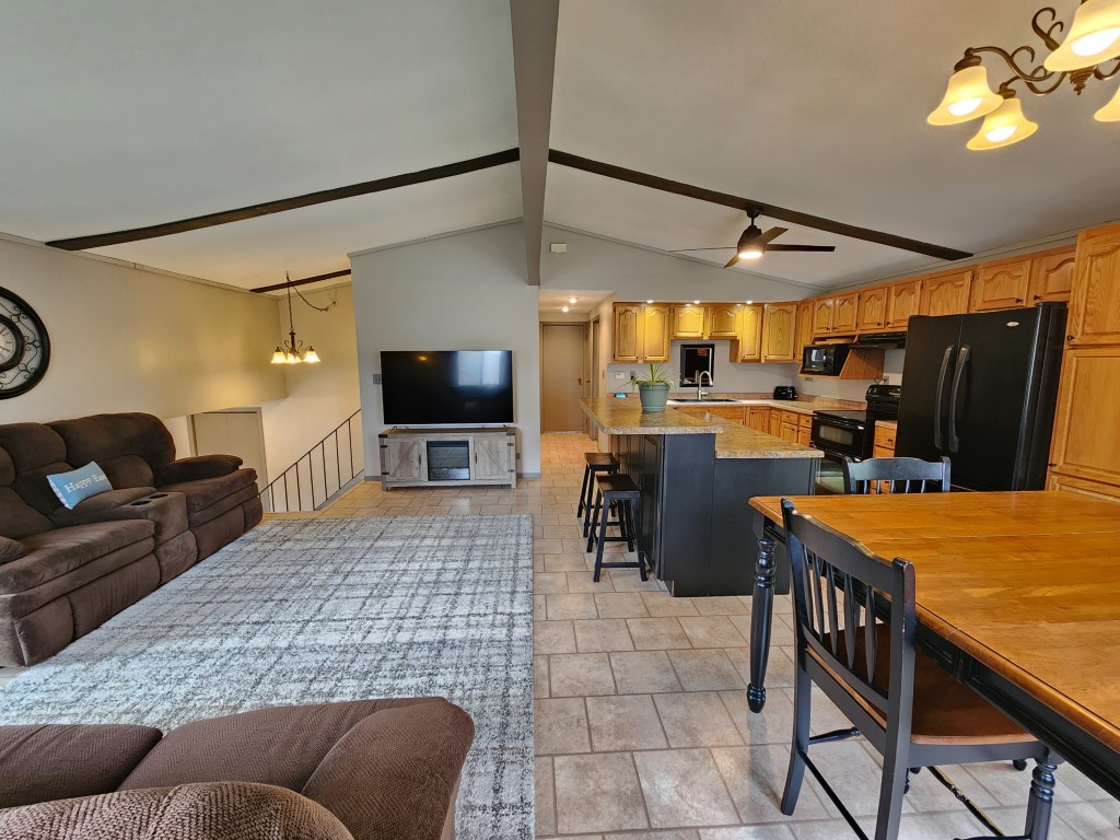 Clear Lake, Iowa, 50428, United States, 3 Bedrooms Bedrooms, ,1 BathroomBathrooms,Residential,For Sale,1937165