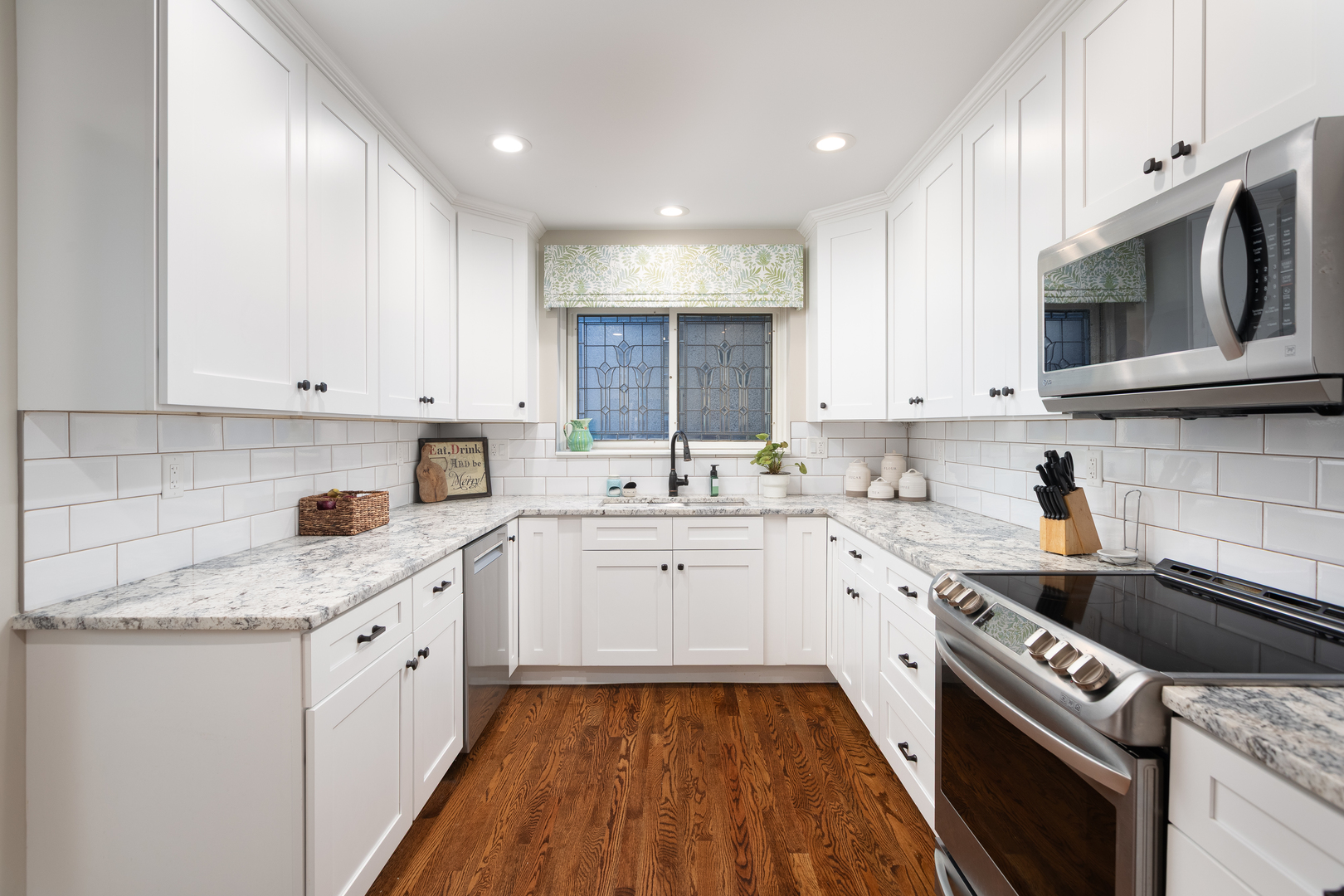Downers Grove, Illinois, 60515, United States, 3 Bedrooms Bedrooms, ,3 BathroomsBathrooms,Residential,For Sale,1925036