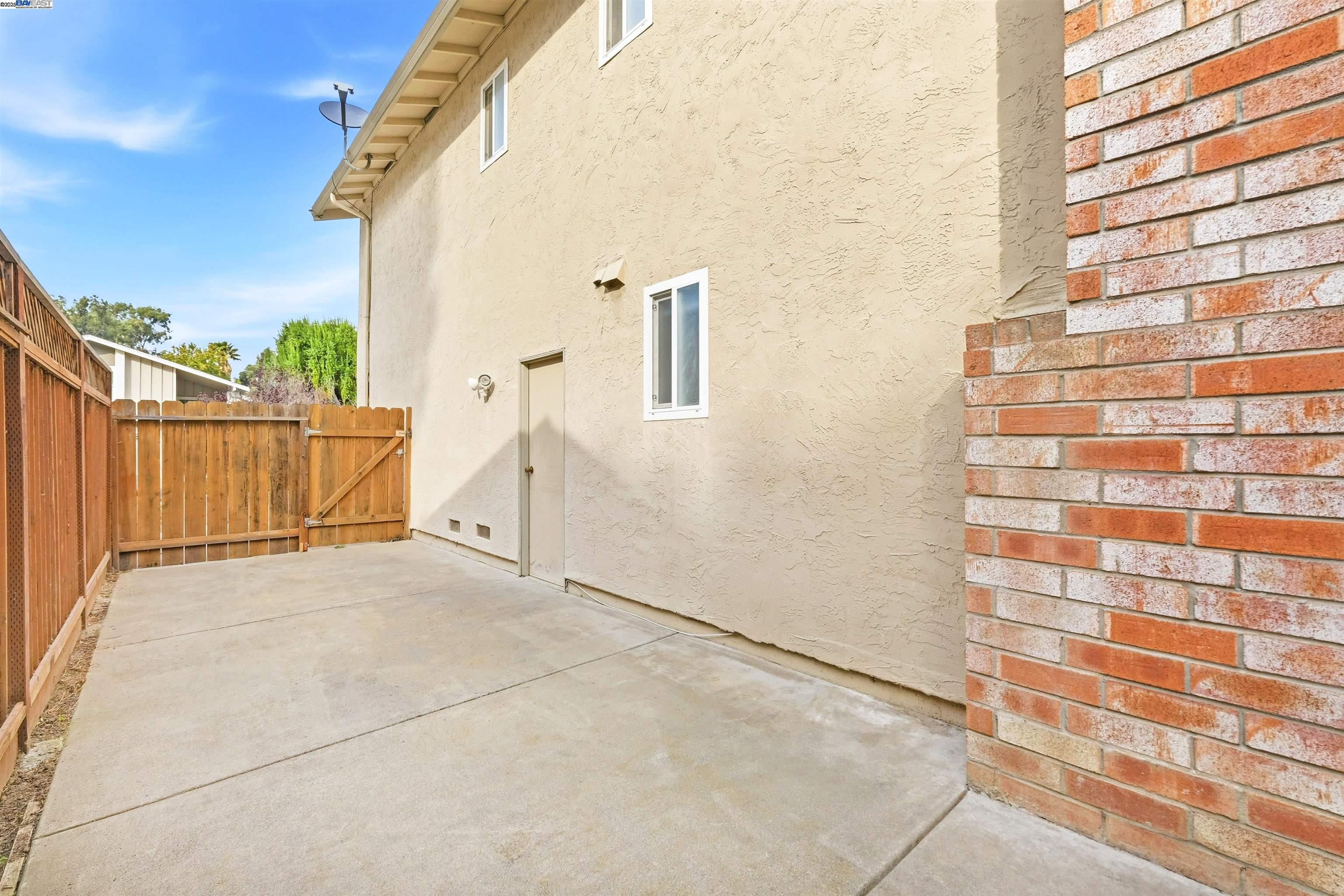 Fremont, California, 94536, United States, 4 Bedrooms Bedrooms, ,2 BathroomsBathrooms,Residential,For Sale,1990968