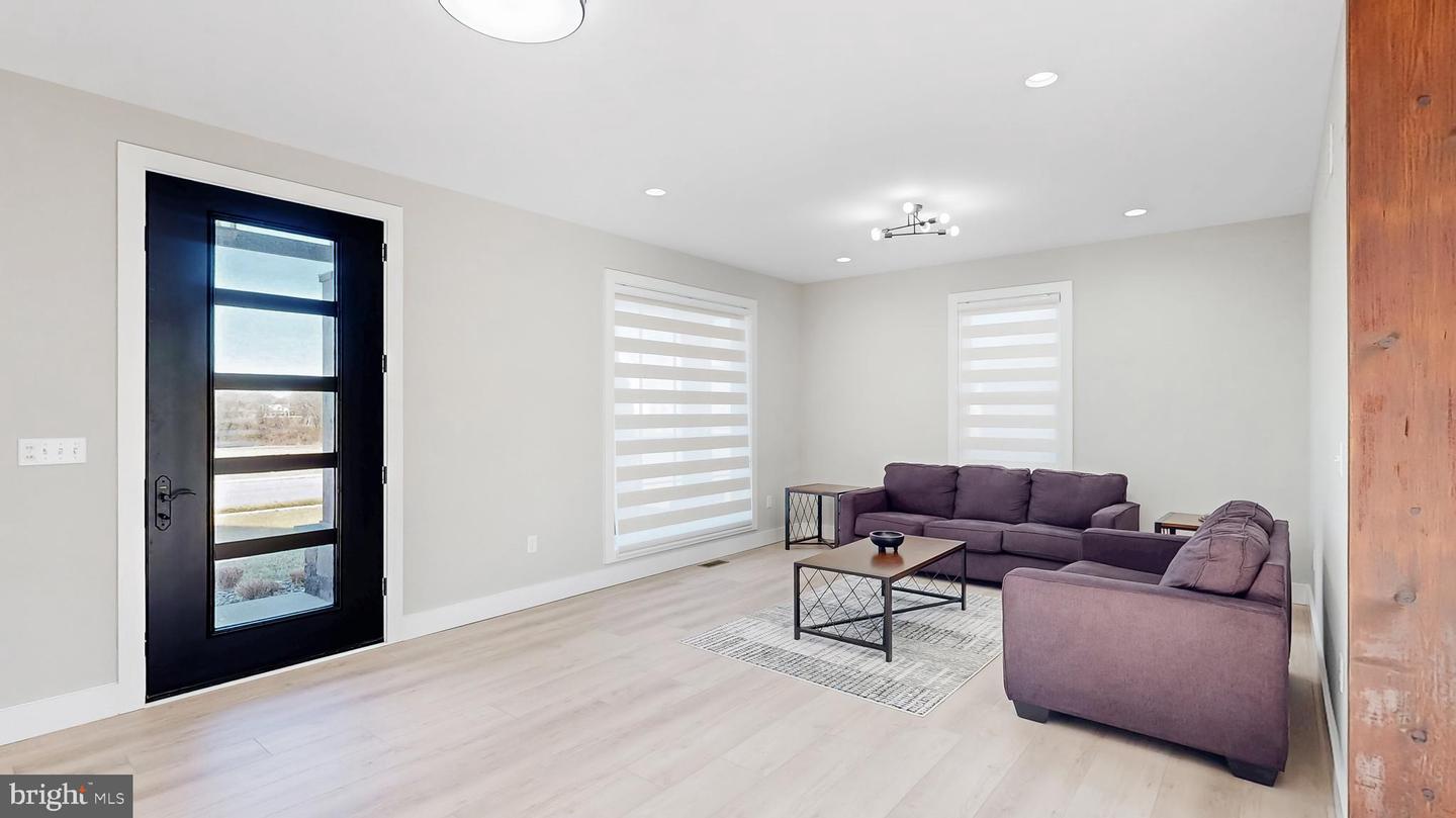 LEWES, Delaware, 19958, United States, 5 Bedrooms Bedrooms, ,7 BathroomsBathrooms,Residential,For Sale,1989878