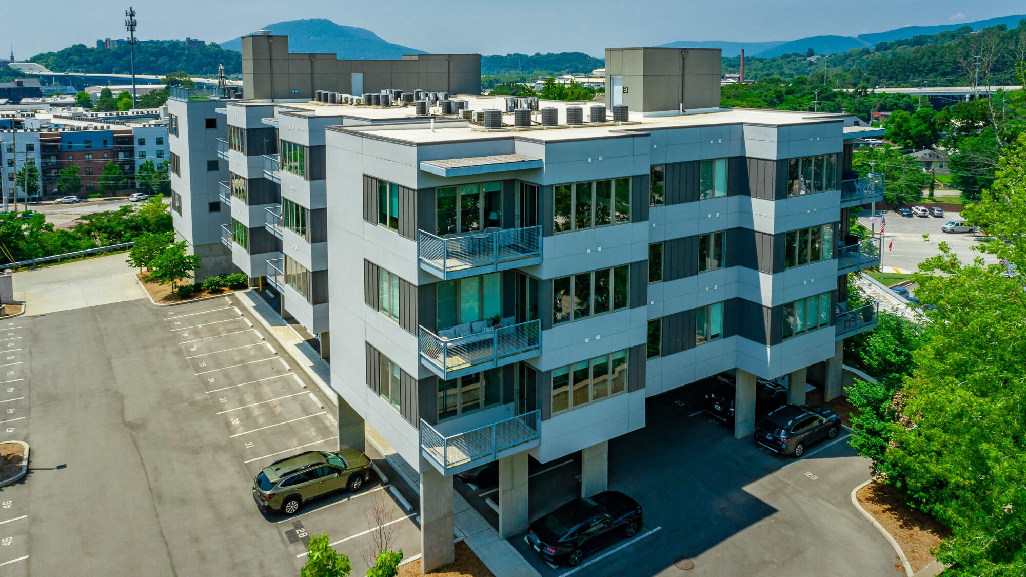 Chattanooga, Tennessee, 37405, United States, 2 Bedrooms Bedrooms, ,2 BathroomsBathrooms,Residential,For Sale,1875132