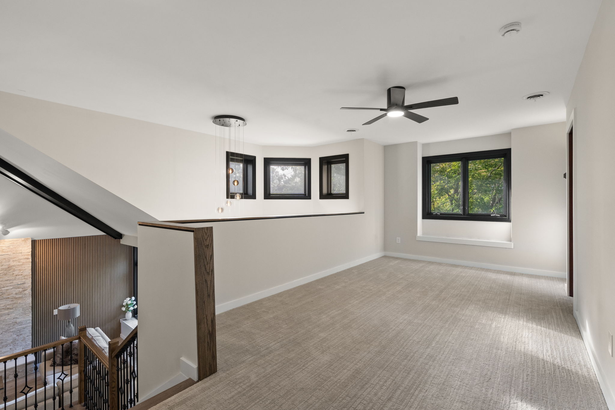  Fully Updated 5 Bedroom Home on Private, Wooded Lot in Gated Community - 物件實景