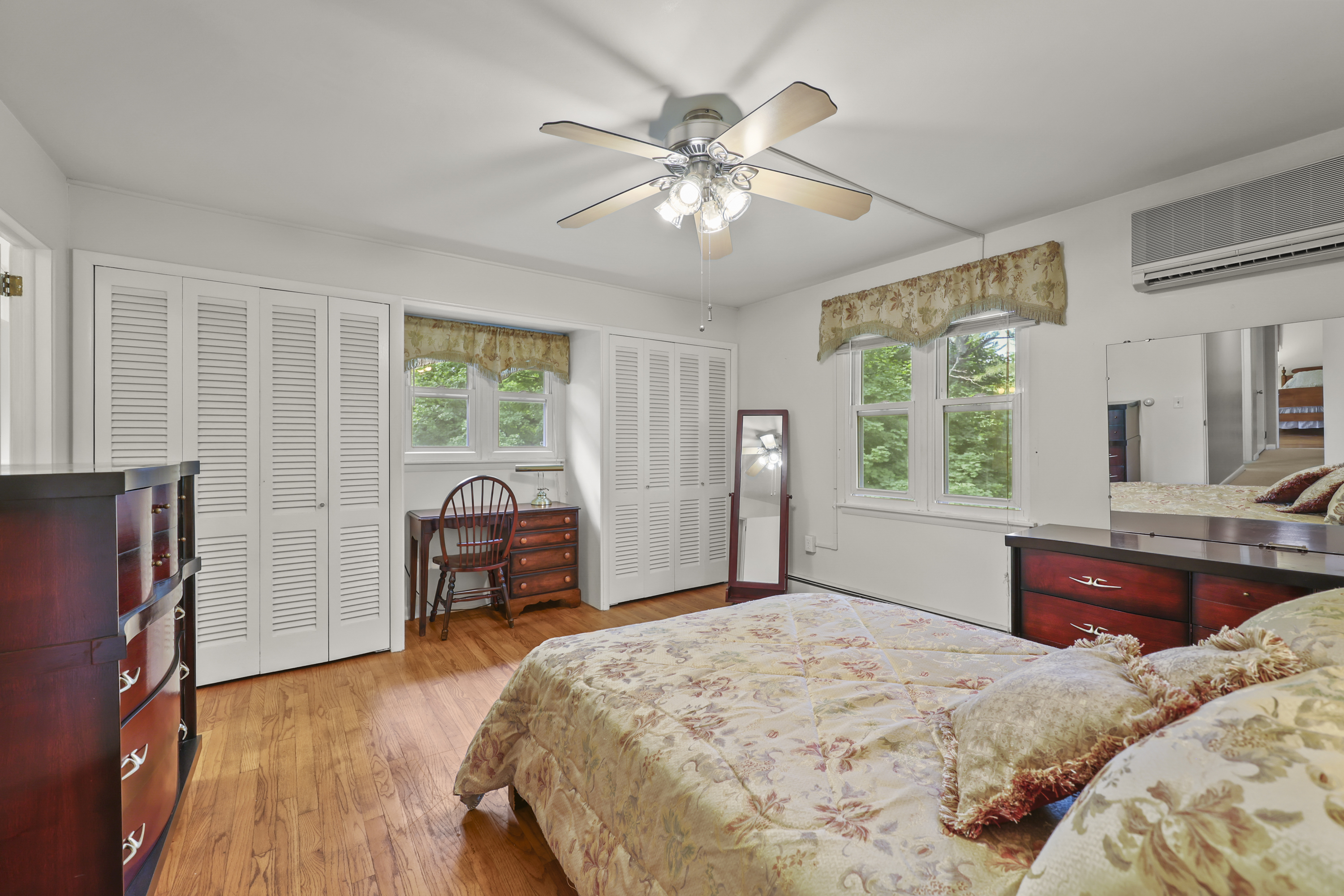  Immaculate 4 Bed Ranch with 3-Season Porch near Lake Onota - 物件實景