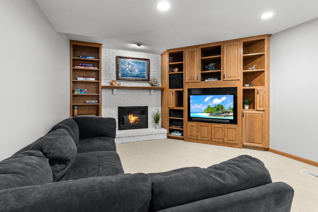Chanhassen, Minnesota, 55317, United States, 5 Bedrooms Bedrooms, ,3 BathroomsBathrooms,Residential,For Sale,1926226