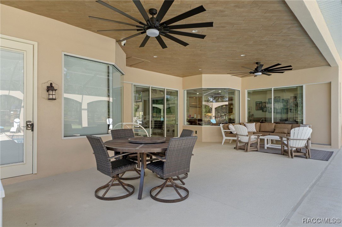 Crystal River, Florida, 34428, United States, 4 Bedrooms Bedrooms, ,4 BathroomsBathrooms,Residential,For Sale,1983688