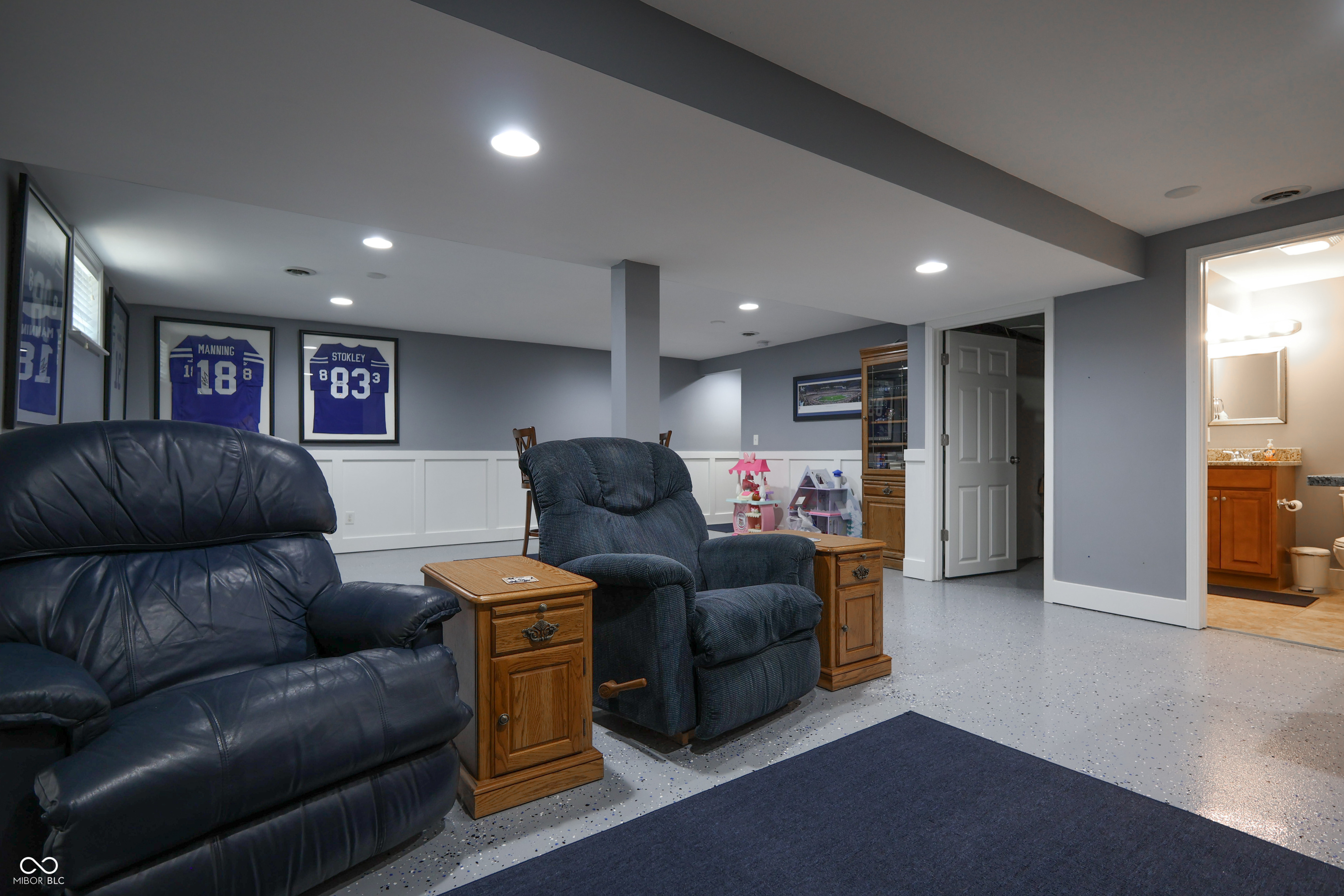 Columbus, Indiana, 47203, United States, 5 Bedrooms Bedrooms, ,6 BathroomsBathrooms,Residential,For Sale,1975671