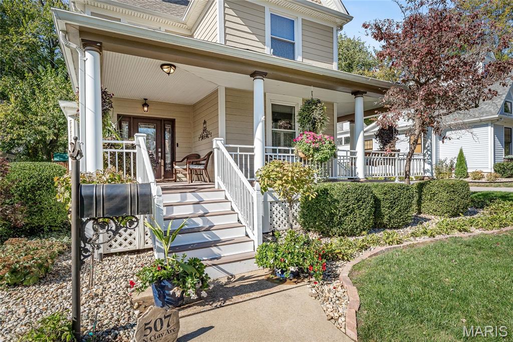 Kirkwood, Missouri, 63122, United States, 4 Bedrooms Bedrooms, ,4 BathroomsBathrooms,Residential,For Sale,1986224