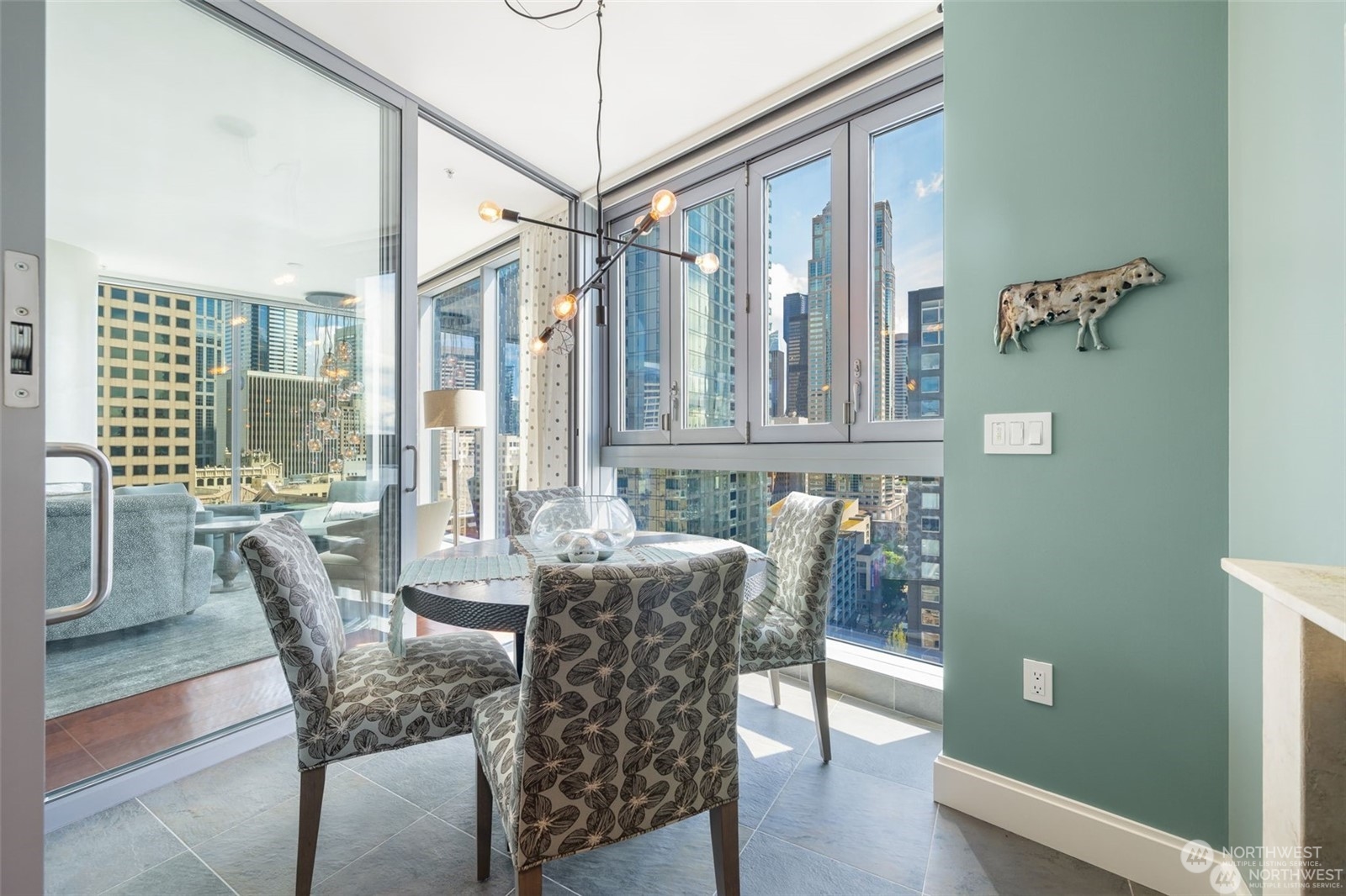 Seattle, Washington, 98101, United States, 2 Bedrooms Bedrooms, ,2 BathroomsBathrooms,Residential,For Sale,1699073