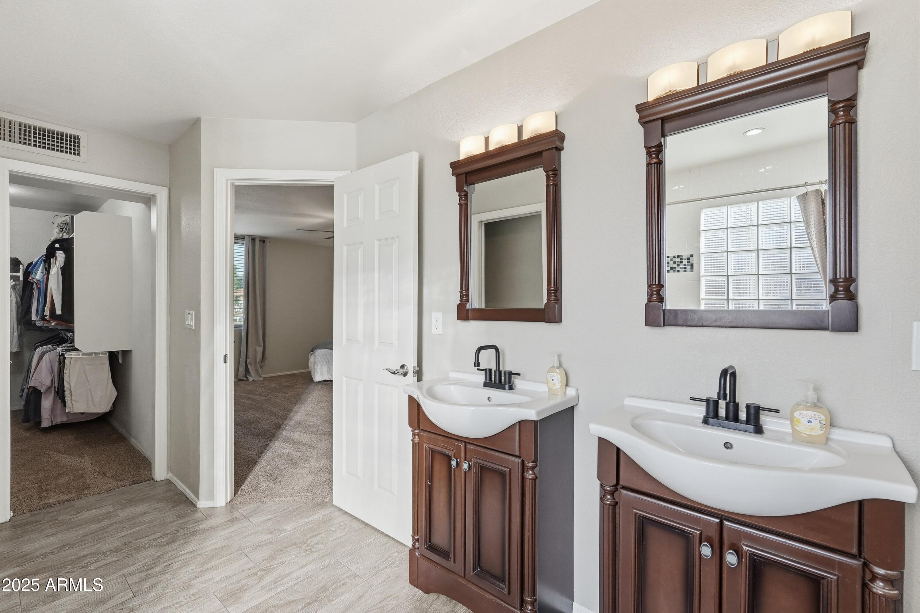 Gilbert, Arizona, 85234, United States, 4 Bedrooms Bedrooms, ,3 BathroomsBathrooms,Residential,For Sale,1997070