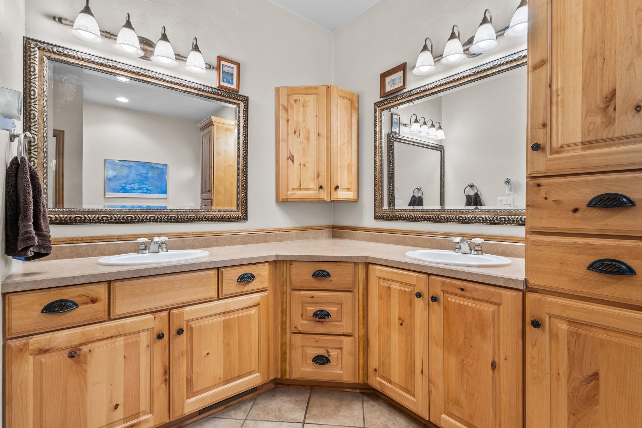 Neenah, Wisconsin, 54956, United States, 3 Bedrooms Bedrooms, ,4 BathroomsBathrooms,Residential,For Sale,1938221