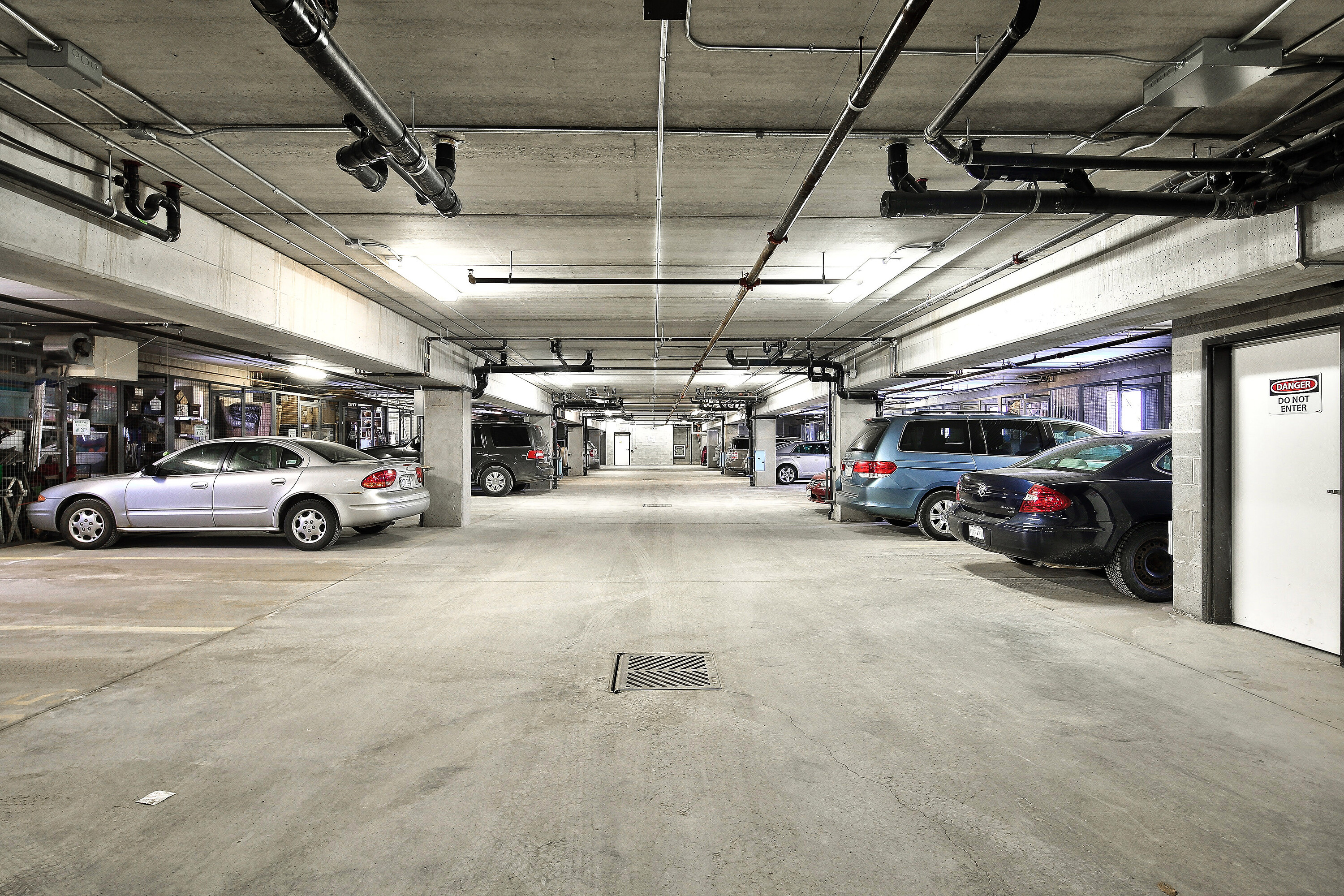  Raglan Heights Condo - 物件實景