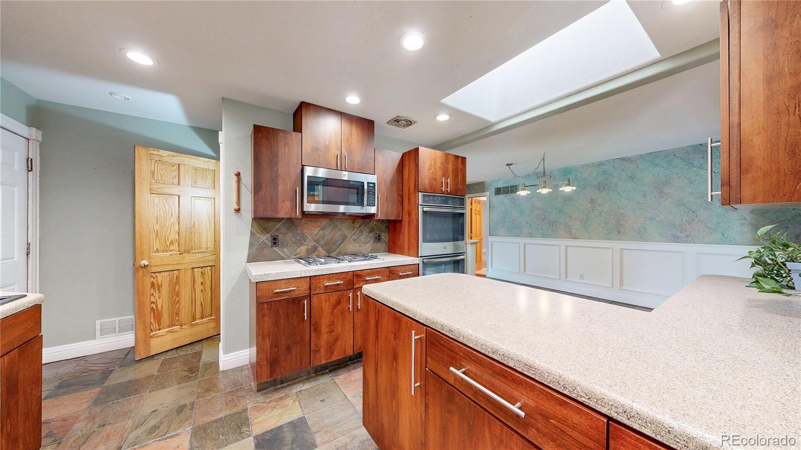 Lakewood, Colorado, 80228, United States, 5 Bedrooms Bedrooms, ,1 BathroomBathrooms,Residential,For Sale,1949485