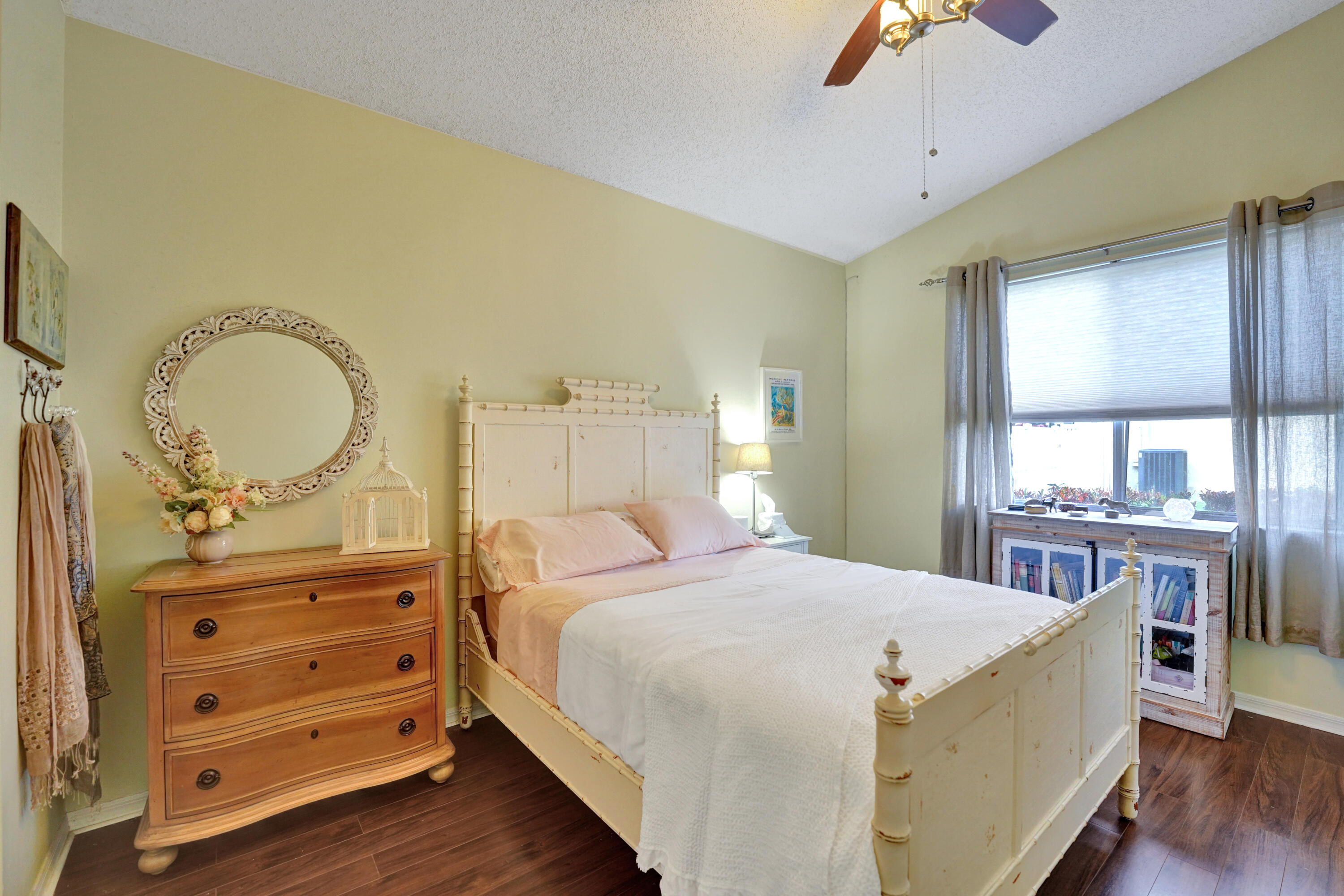 Pembroke Pines, Florida, 33332, United States, 3 Bedrooms Bedrooms, ,2 BathroomsBathrooms,Residential,For Sale,1987784