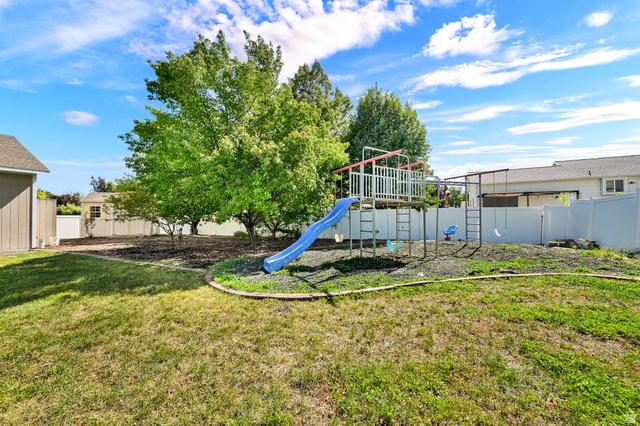 Syracuse, Utah, 84075, United States, 4 Bedrooms Bedrooms, ,3 BathroomsBathrooms,Residential,For Sale,2048883