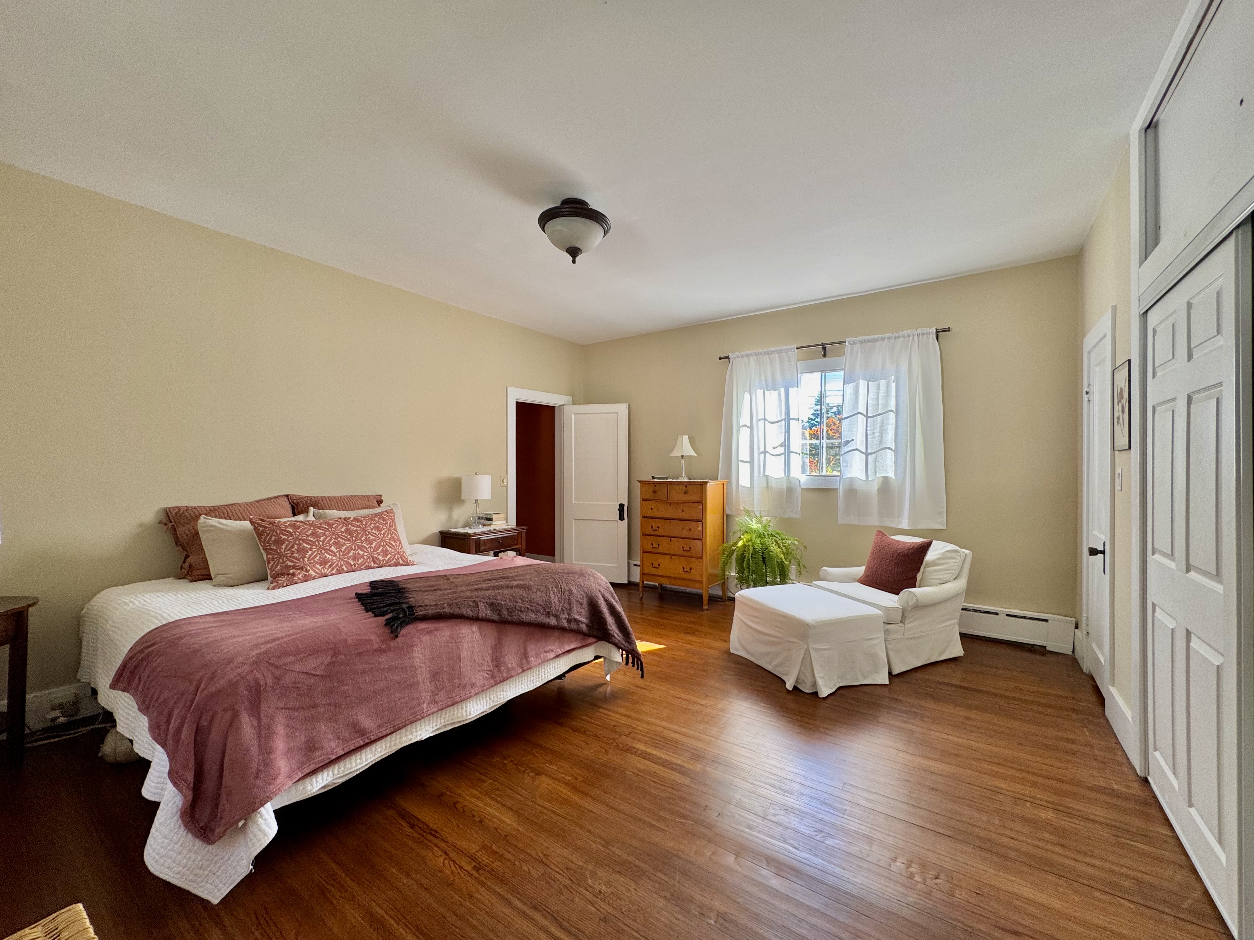 Catskill, New York, 12414, United States, 3 Bedrooms Bedrooms, ,2 BathroomsBathrooms,Residential,For Sale,1990409