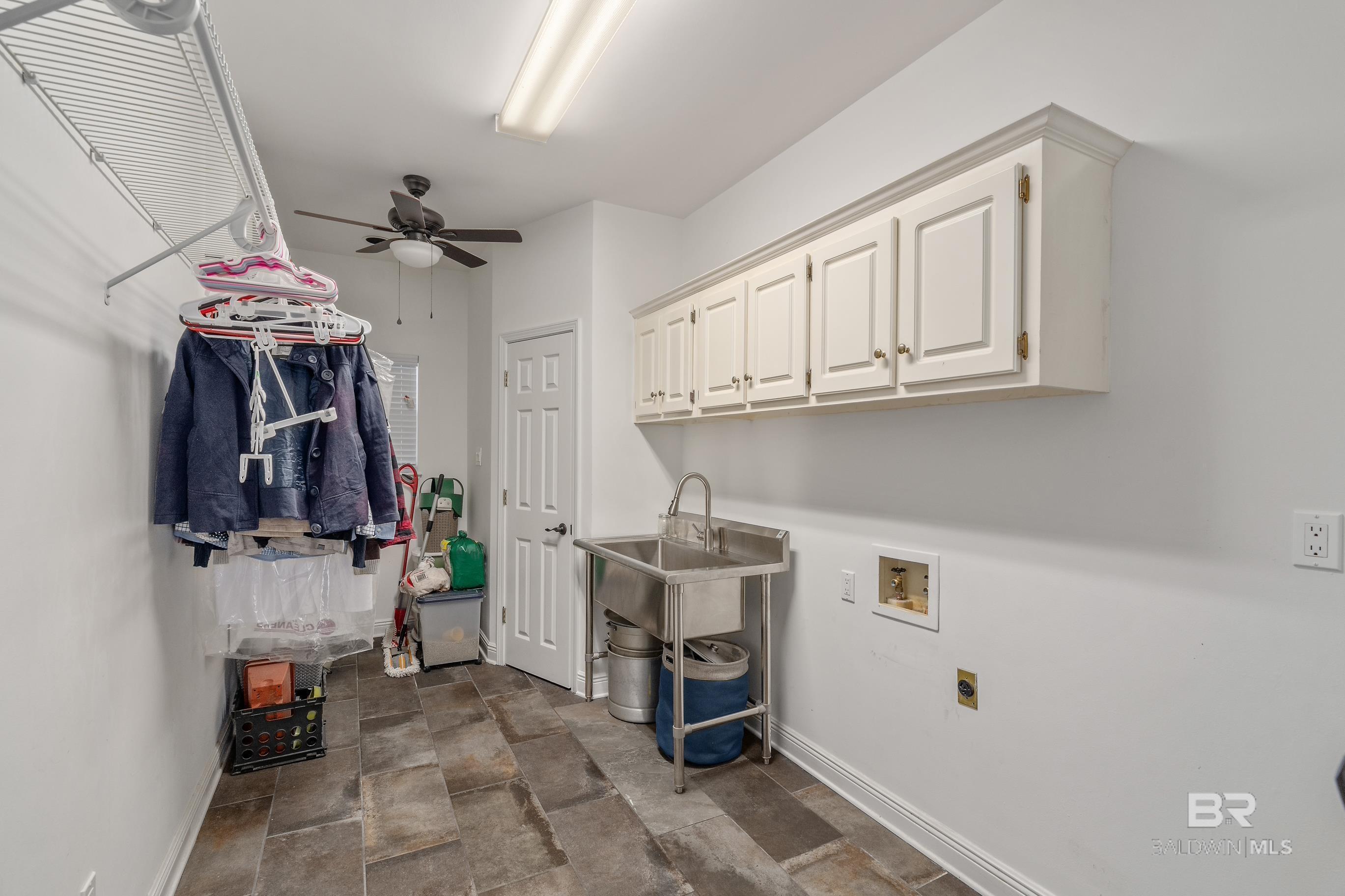 Saraland, Alabama, 36571, United States, 5 Bedrooms Bedrooms, ,7 BathroomsBathrooms,Residential,For Sale,1998378