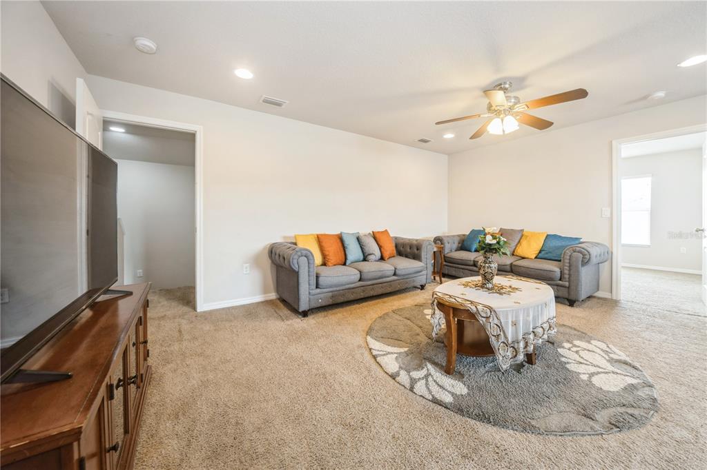 Plant City, Florida, 33566, United States, 5 Bedrooms Bedrooms, ,4 BathroomsBathrooms,Residential,For Sale,1848663