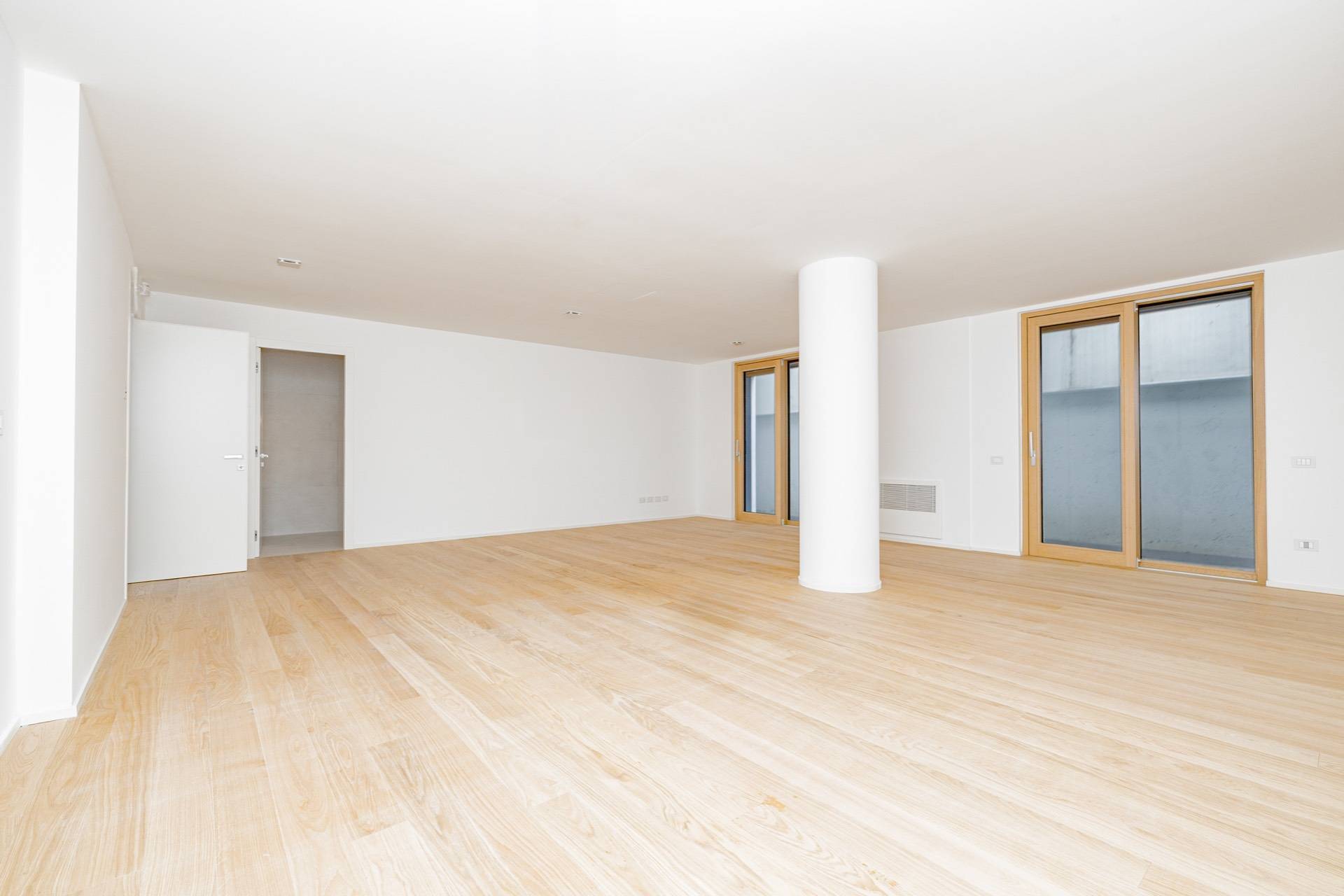 Monza, Monza e Brianza, 20052, IT, 3 Bedrooms Bedrooms, ,3 BathroomsBathrooms,Residential,For Sale,1877596