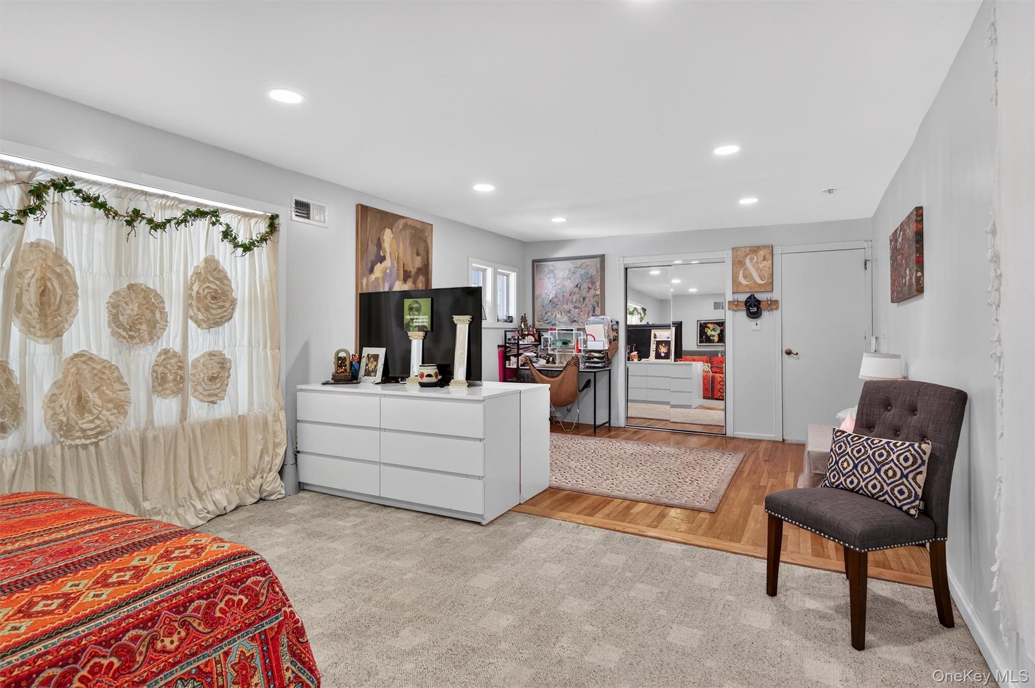 New City, New York, 10956, United States, 4 Bedrooms Bedrooms, ,3 BathroomsBathrooms,Residential,For Sale,2049142