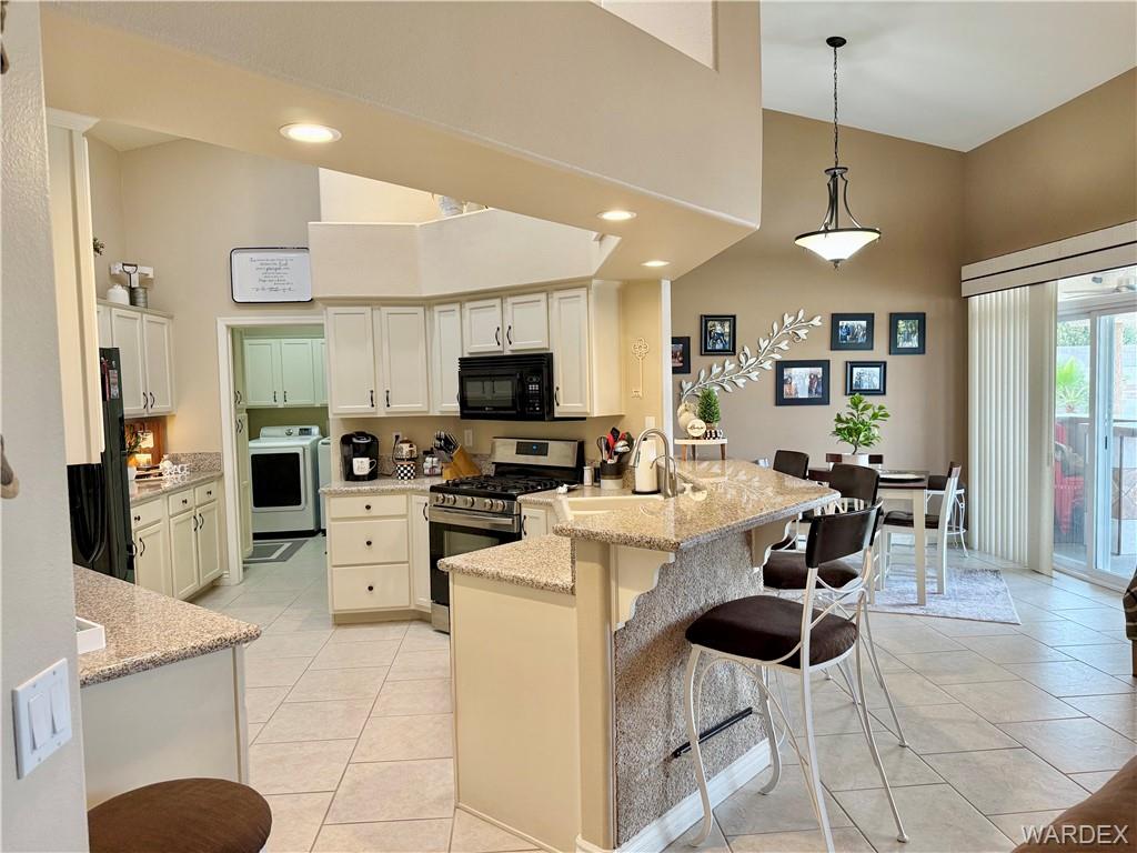 Kingman, Arizona, 86401, United States, 4 Bedrooms Bedrooms, ,2 BathroomsBathrooms,Residential,For Sale,2013264