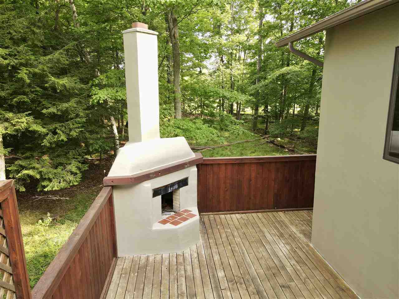 Charlevoix, Michigan, 49720-0000, United States, 2 Bedrooms Bedrooms, ,2 BathroomsBathrooms,Residential,For Sale,1933264