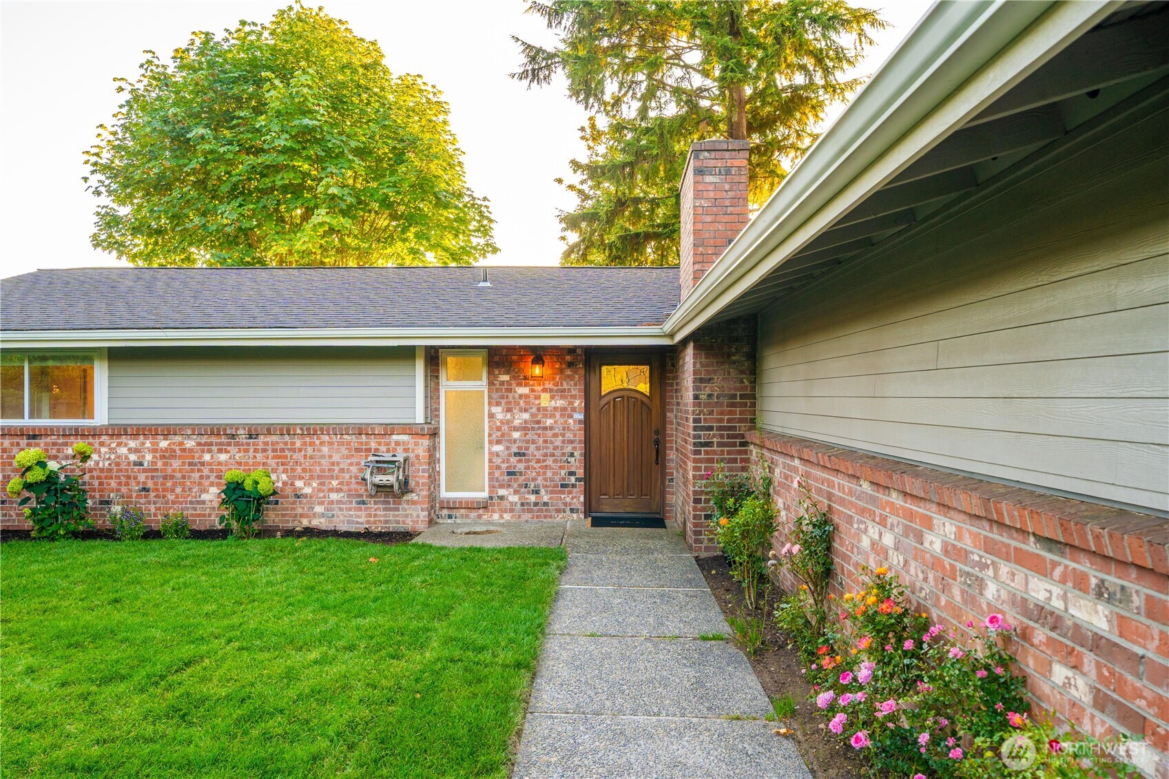 Federal Way, Washington, 98003, United States, 4 Bedrooms Bedrooms, ,2 BathroomsBathrooms,Residential,For Sale,1924740