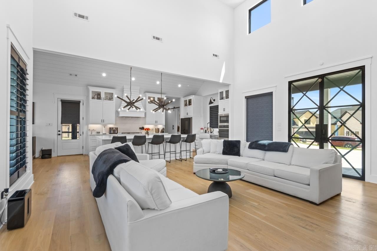 Benton, Arkansas, 72019, United States, 4 Bedrooms Bedrooms, ,3 BathroomsBathrooms,Residential,For Sale,1981558