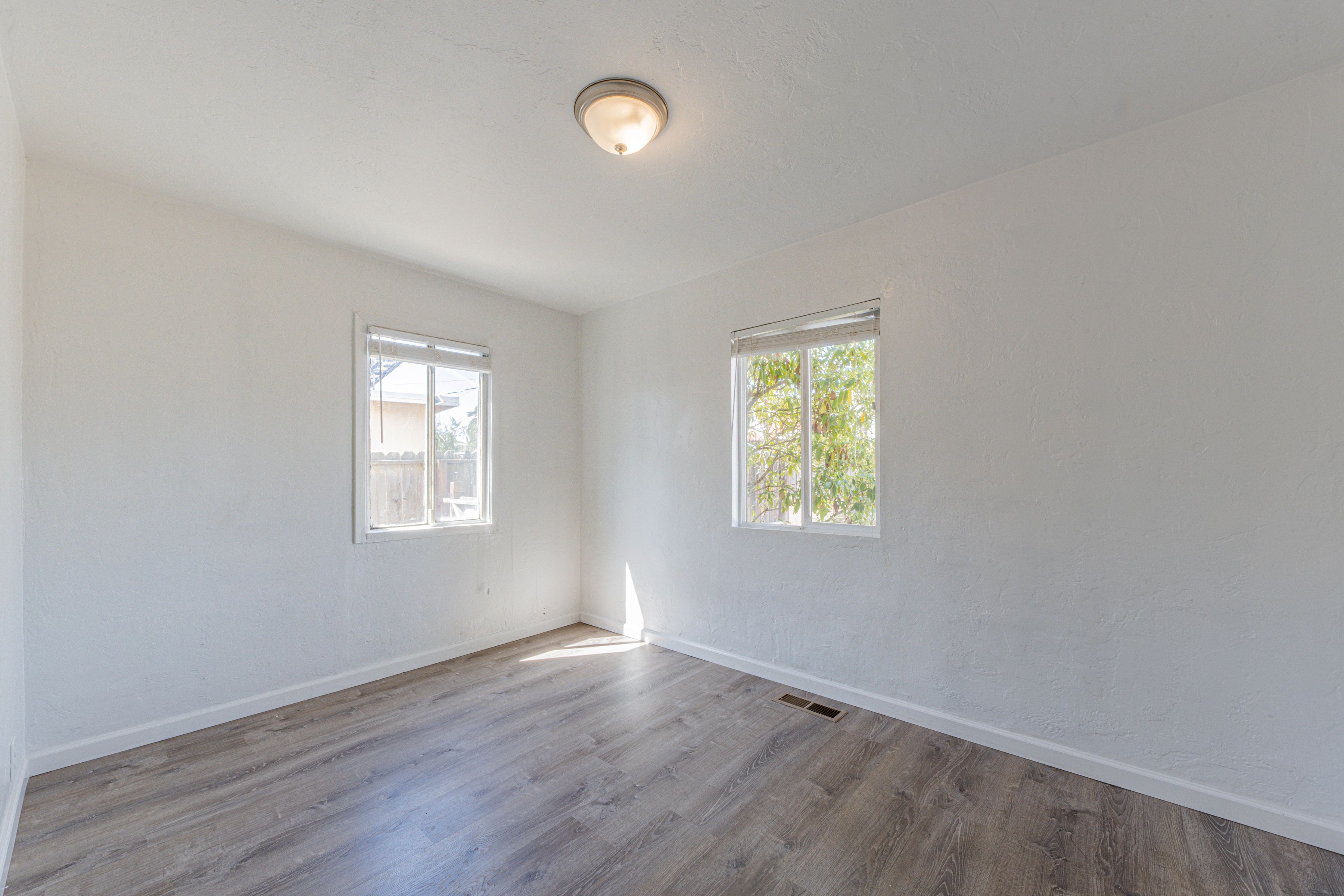  1915 Grandview Street - 物件實景