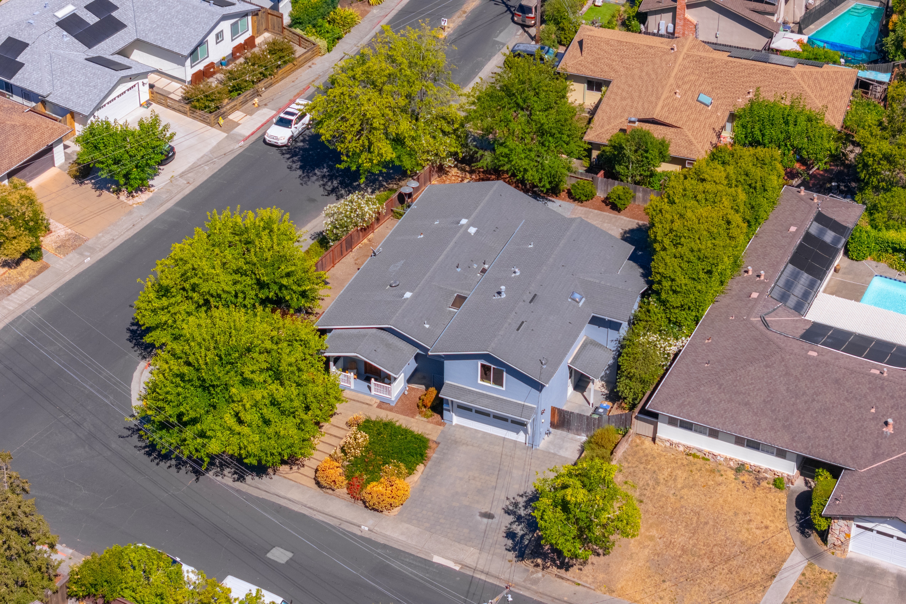  Rare Five-Bedroom Terra Linda Home with Dual Primary Suites and Flexible Living - 物件實景