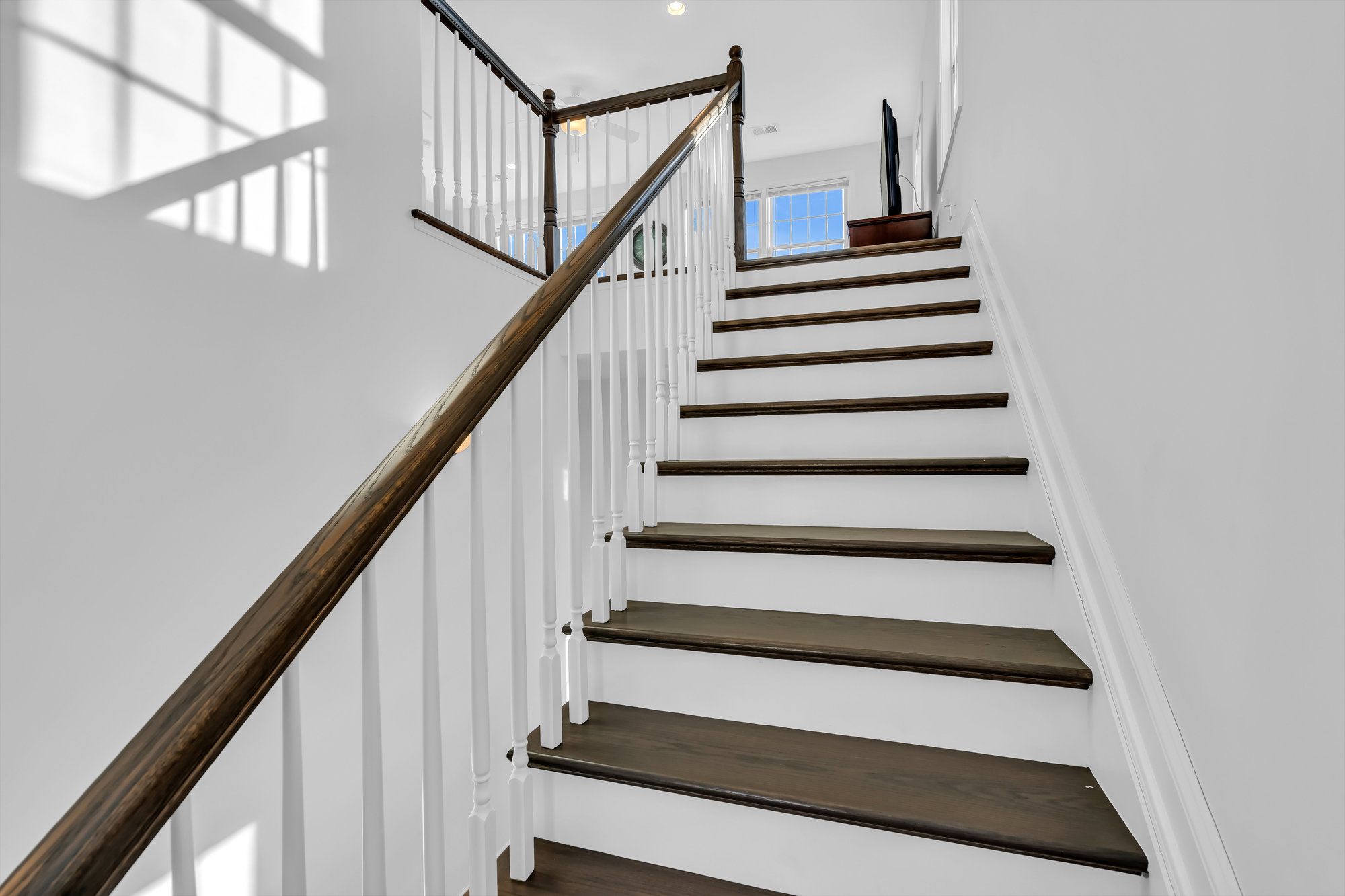  lagoon-front haven in sunset manor where  waterviews grace every room - 物件實景