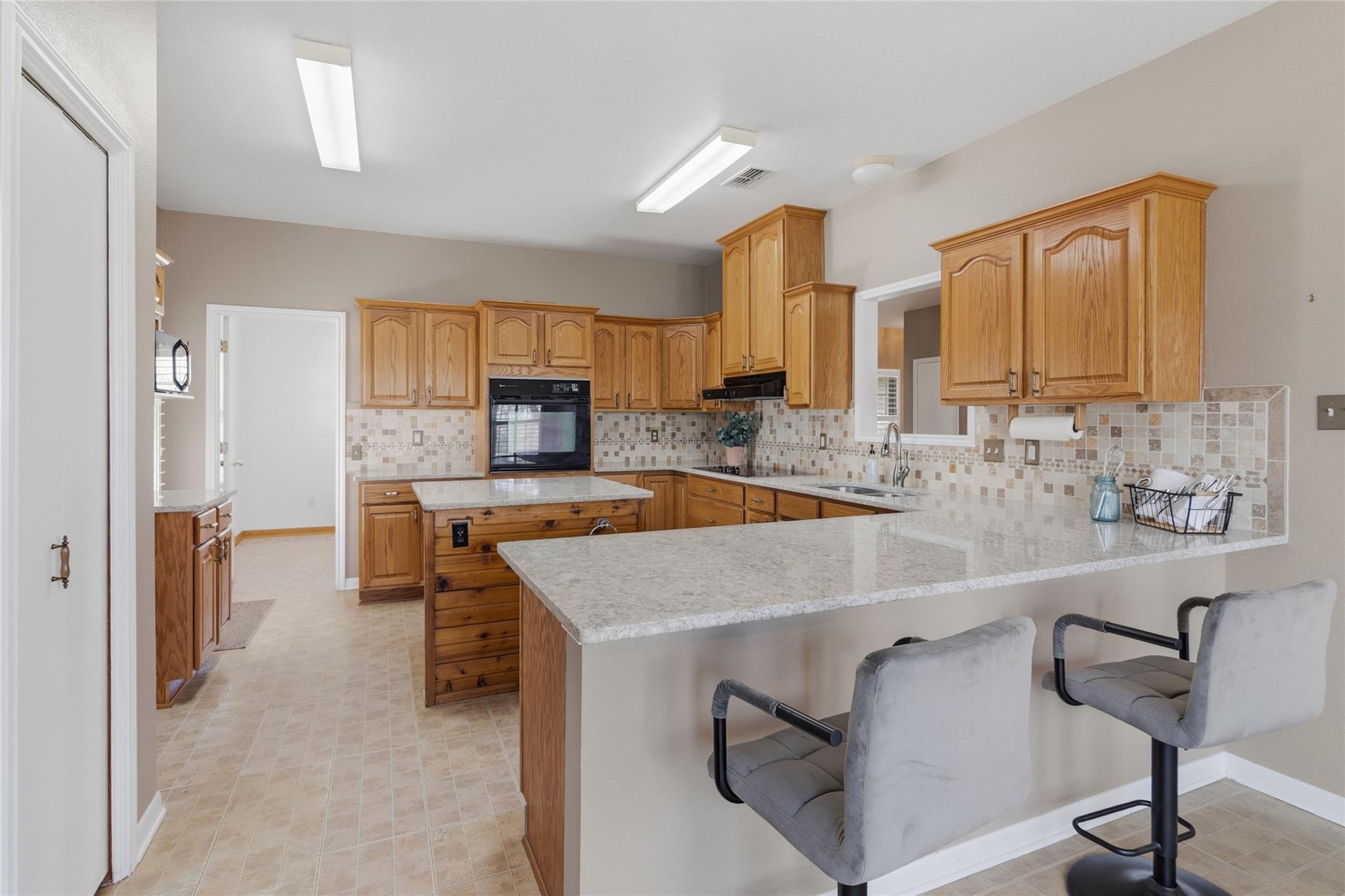Seguin, Texas, 78155, United States, 3 Bedrooms Bedrooms, ,3 BathroomsBathrooms,Residential,For Sale,2037314