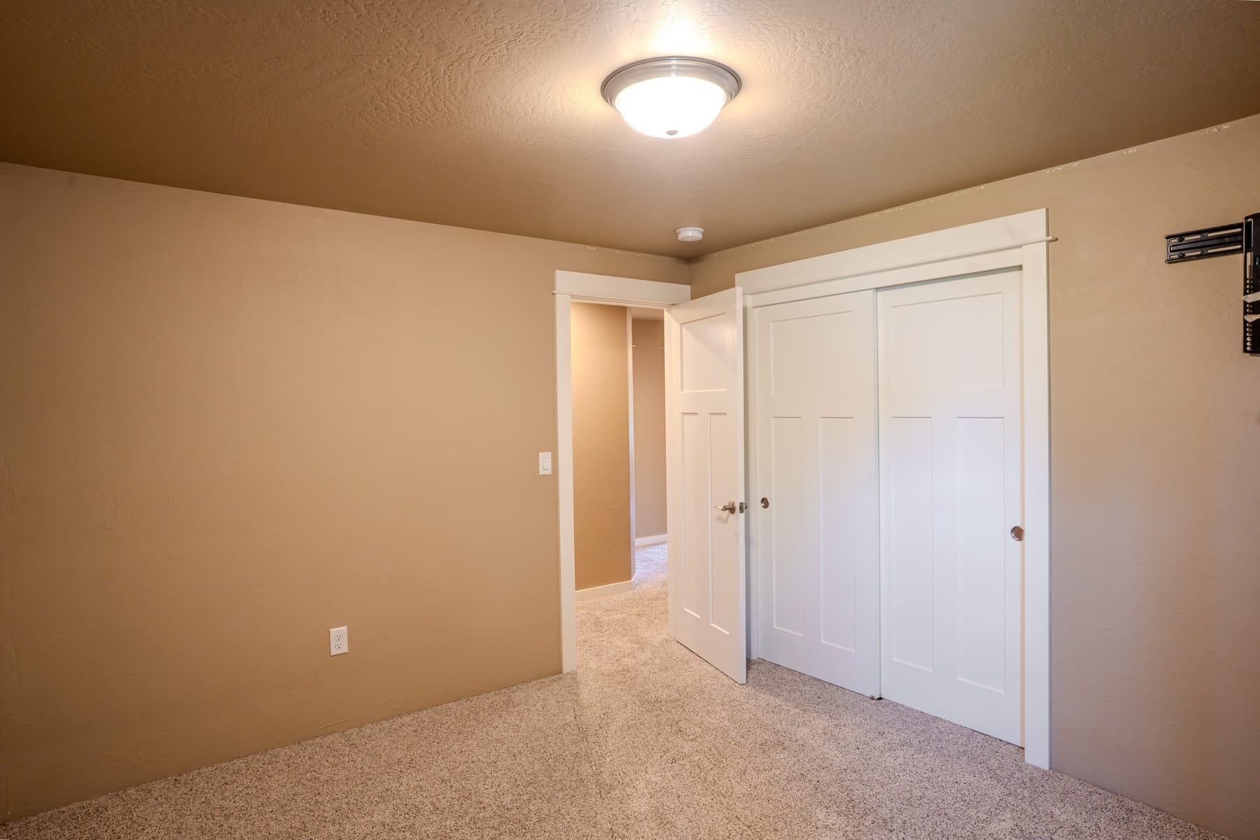  2196 Crestbrook Road Medford, OR 97504 - 物件實景