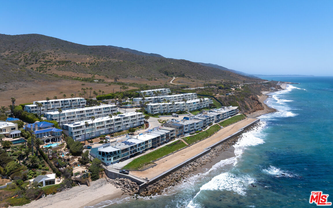 Malibu, California, 90265, United States, 2 Bedrooms Bedrooms, ,1 BathroomBathrooms,Residential,For Sale,1895662