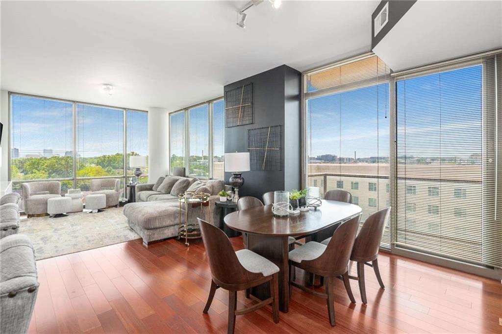 Atlanta, Georgia, 30363, United States, 2 Bedrooms Bedrooms, ,3 BathroomsBathrooms,Residential,For Sale,1949376