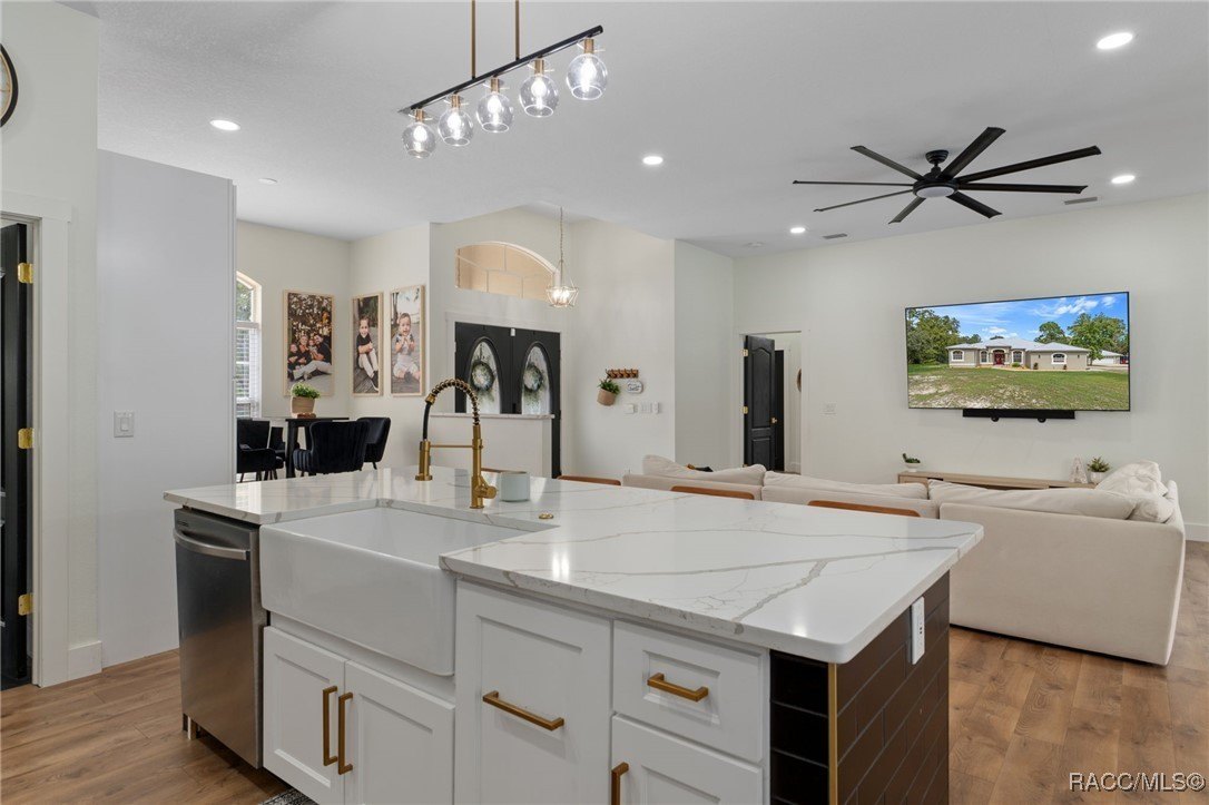 Beverly Hills, Florida, 34465, United States, 3 Bedrooms Bedrooms, ,2 BathroomsBathrooms,Residential,For Sale,1976634