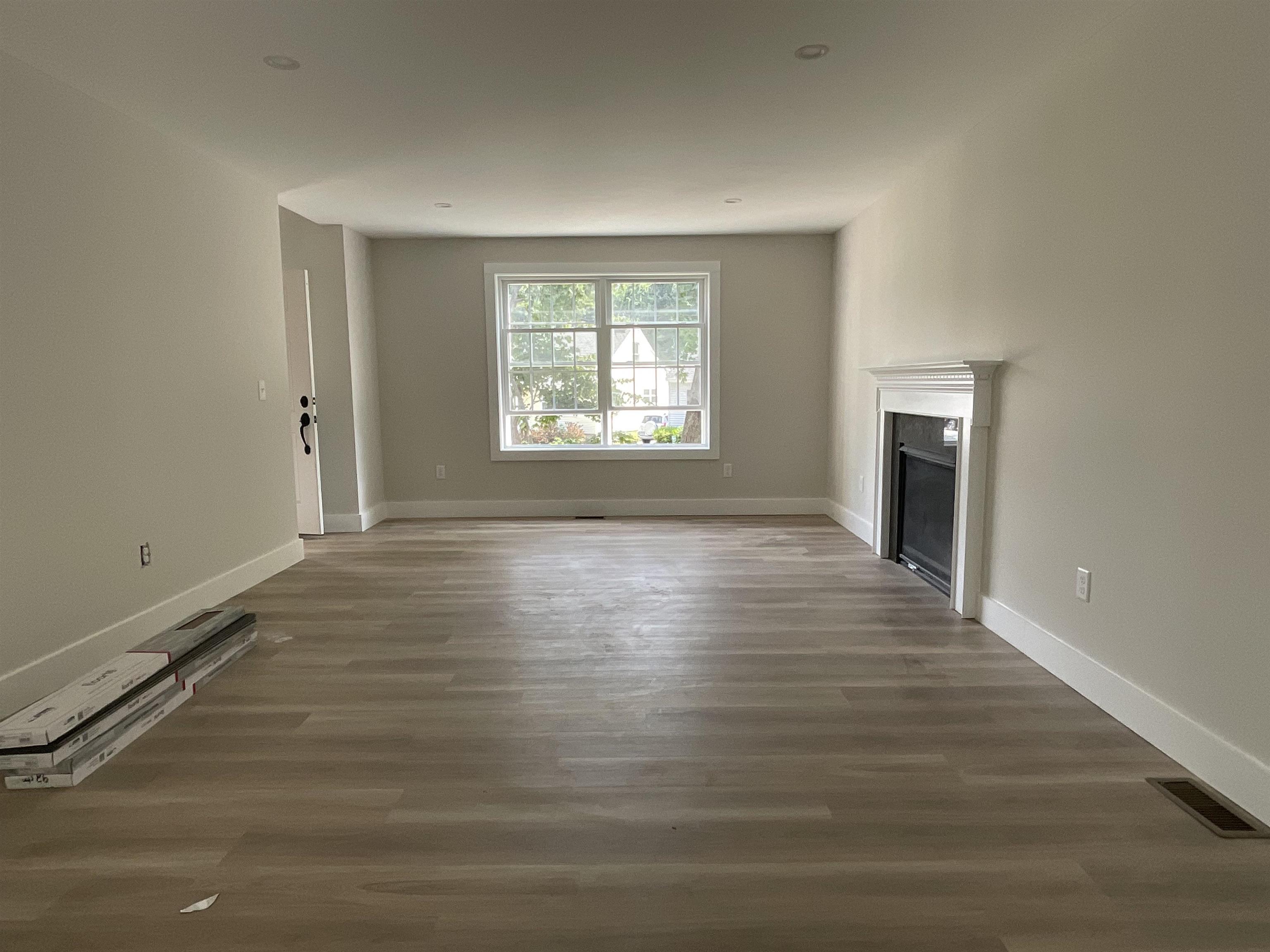 Manchester, New Hampshire, 03102, United States, 4 Bedrooms Bedrooms, ,3 BathroomsBathrooms,Residential,For Sale,1901440